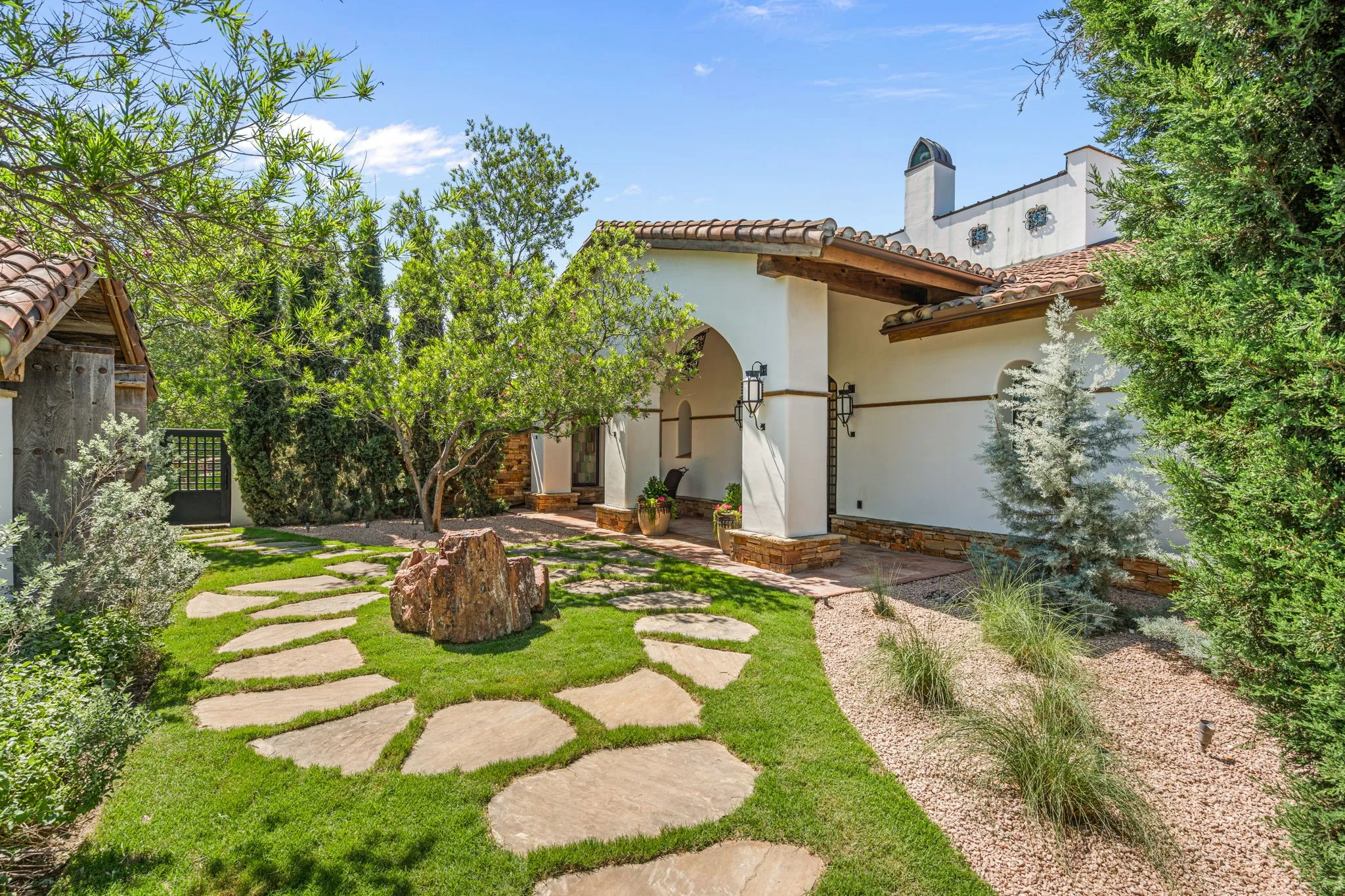 Single Family Residence For Sale in Tarrant County , 321 Verna Trail N, Fort Worth, Texas 76108, 5 Bedrooms, 8 Bathrooms, 4 Garage spaces, 7,764 Sqft, built in 2016, Preowned, Price $6,750,000, mls#21253279, Real Estate Agent in Fort Worth, Homes For Sale in Tarrant county, Homes For Sale in Fort Worth, Realtor in Fort Worth Texas, Real Estate Brokerage Independent Realty Texas, Luminita Cordes Realtor