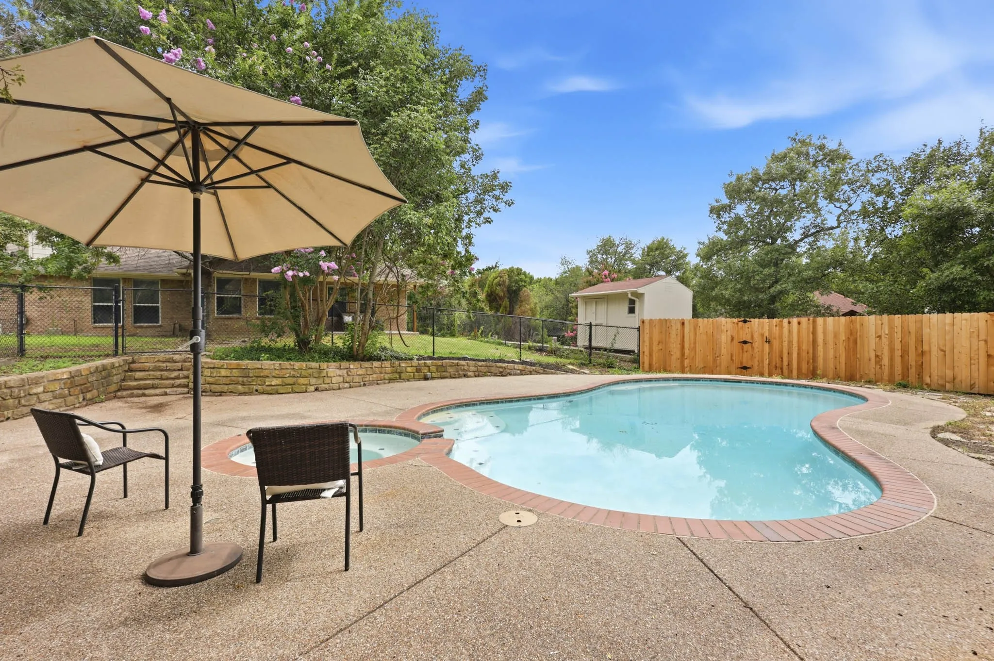 Single Family Residence For Sale in Tarrant County , 6600 Silver Oak Lane, Fort Worth, Texas 76135, 4 Bedroom, 3 Bathroom, 2 Garage spaces, 2,486 Sqft, built in 2003, Preowned, mls#21254039, Real Estate Agent in Fort Worth, Homes For Sale in Tarrant county, Homes For Sale in Fort Worth, Realtor in Fort Worth Texas, Real Estate Brokerage Independent Realty Texas, Luminita Cordes Realtor