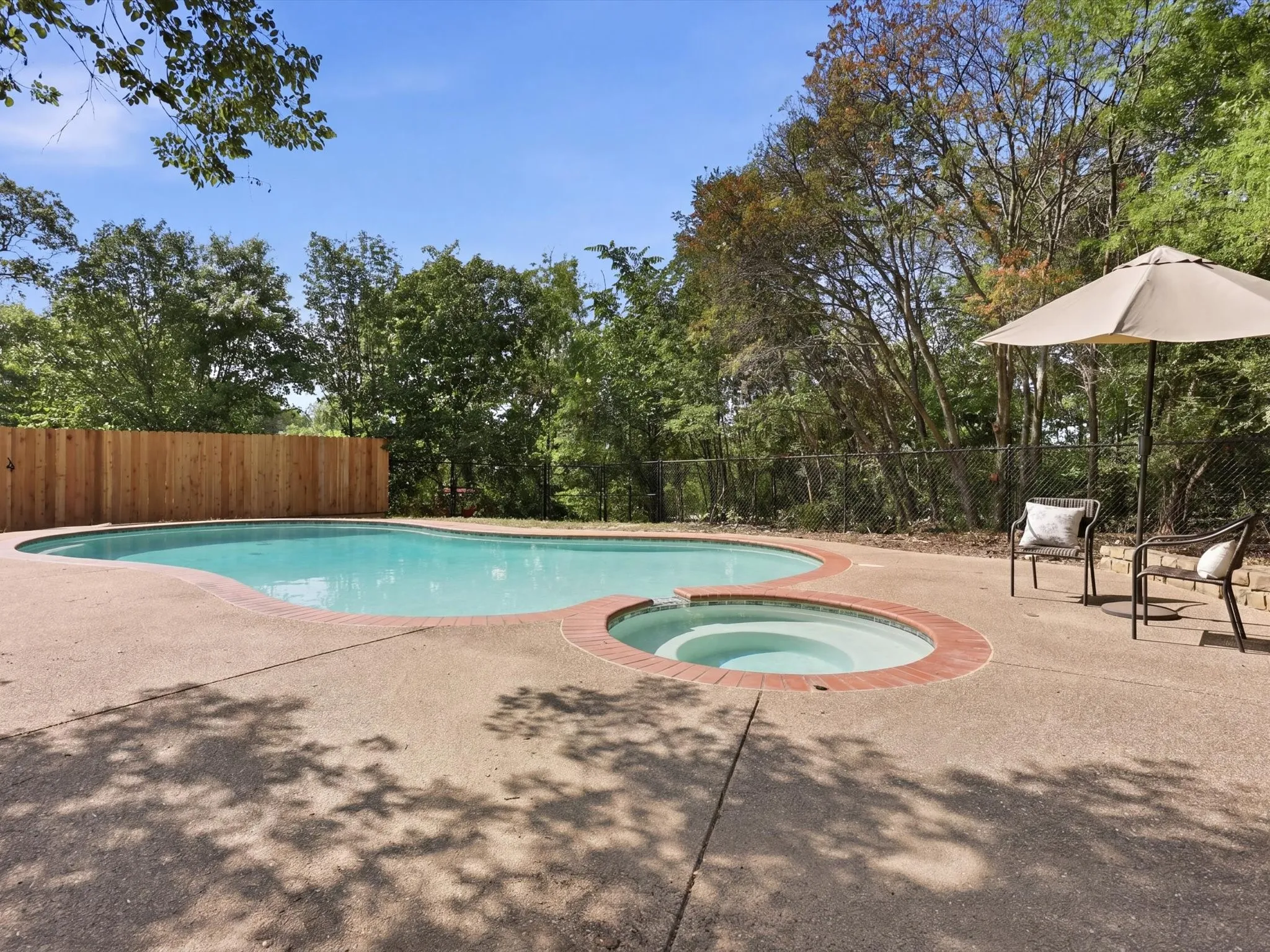 Single Family Residence For Sale in Tarrant County , 6600 Silver Oak Lane, Fort Worth, Texas 76135, 4 Bedroom, 3 Bathroom, 2 Garage spaces, 2,486 Sqft, built in 2003, Preowned, mls#21254039, Real Estate Agent in Fort Worth, Homes For Sale in Tarrant county, Homes For Sale in Fort Worth, Realtor in Fort Worth Texas, Real Estate Brokerage Independent Realty Texas, Luminita Cordes Realtor