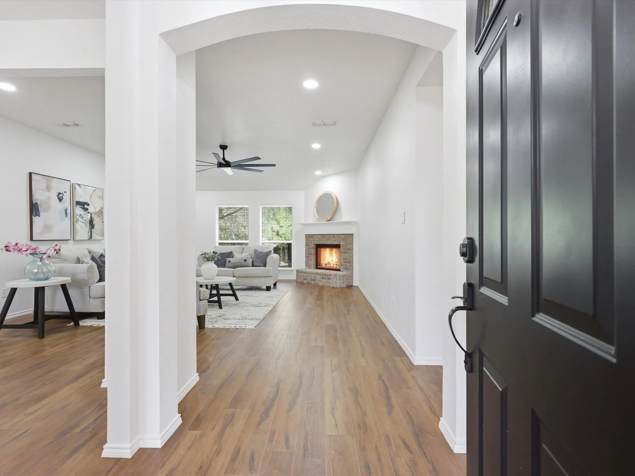 Single Family Residence For Sale in Tarrant County , 6600 Silver Oak Lane, Fort Worth, Texas 76135, 4 Bedroom, 3 Bathroom, 2 Garage spaces, 2,486 Sqft, built in 2003, Preowned, mls#21254039, Real Estate Agent in Fort Worth, Homes For Sale in Tarrant county, Homes For Sale in Fort Worth, Realtor in Fort Worth Texas, Real Estate Brokerage Independent Realty Texas, Luminita Cordes Realtor