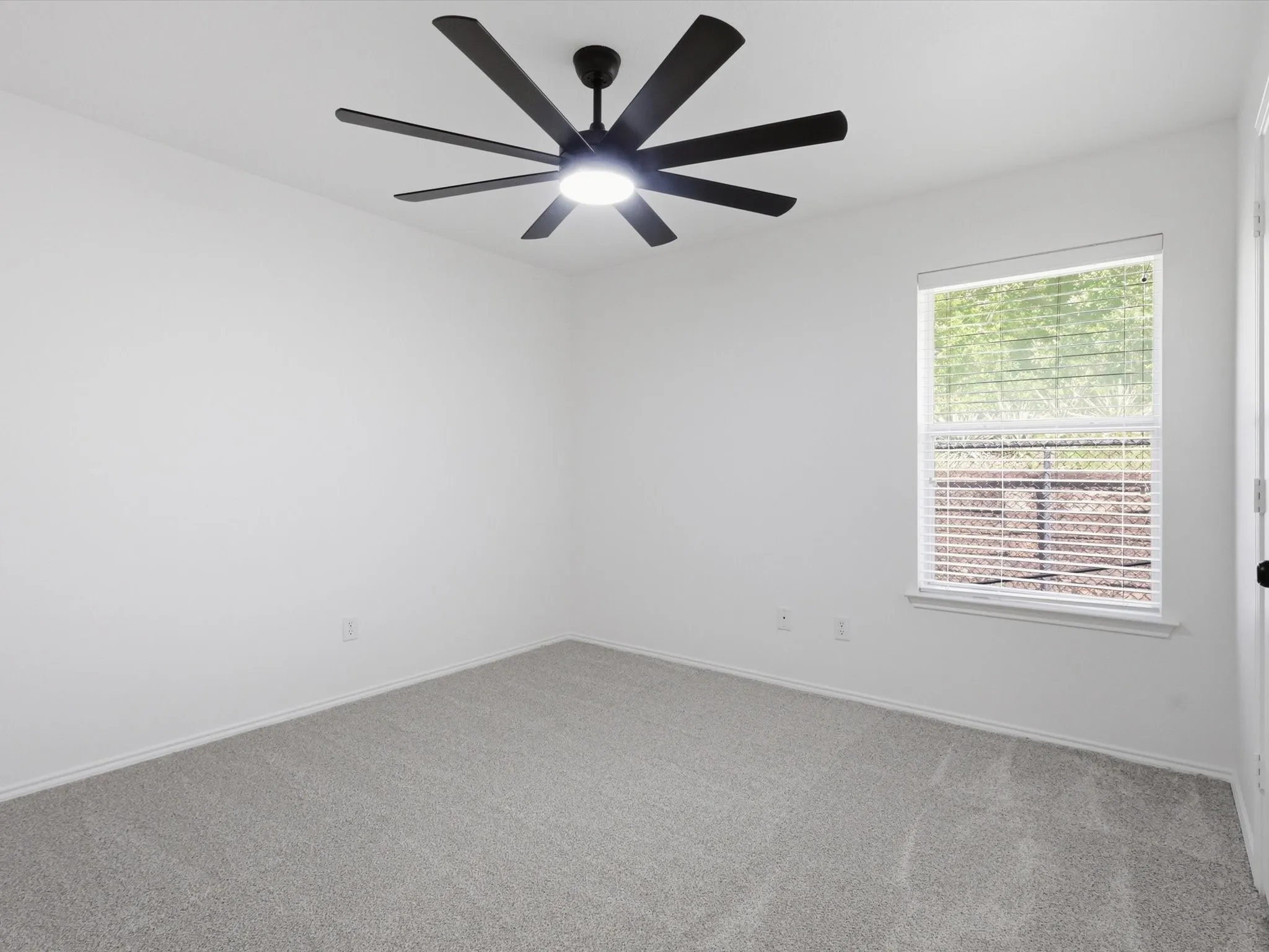 Single Family Residence For Sale in Tarrant County , 6600 Silver Oak Lane, Fort Worth, Texas 76135, 4 Bedroom, 3 Bathroom, 2 Garage spaces, 2,486 Sqft, built in 2003, Preowned, mls#21254039, Real Estate Agent in Fort Worth, Homes For Sale in Tarrant county, Homes For Sale in Fort Worth, Realtor in Fort Worth Texas, Real Estate Brokerage Independent Realty Texas, Luminita Cordes Realtor