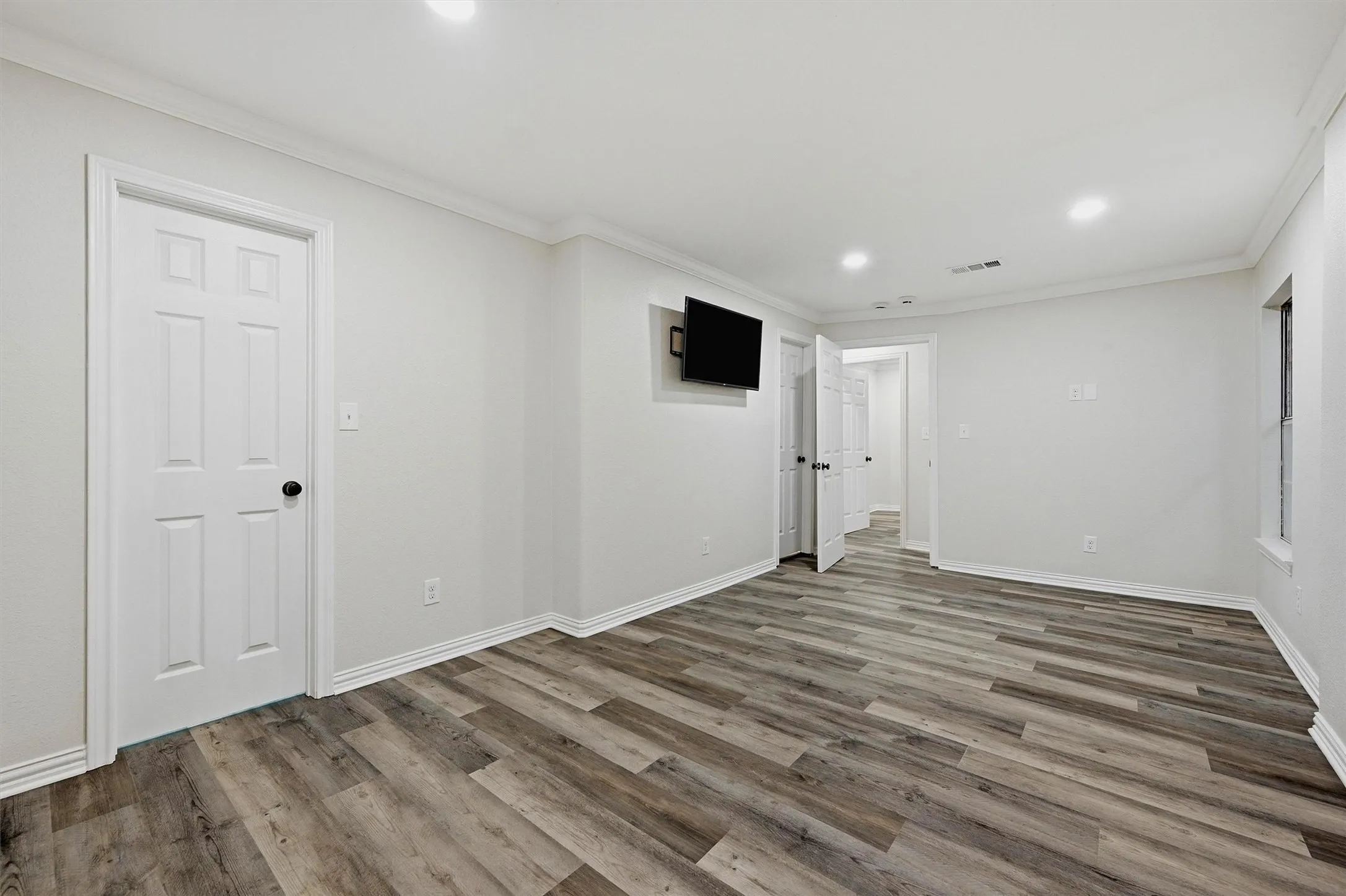 Single Family Residence For Sale in Grayson County , 909 Thatcher Street, Denison, Texas 75020, 2 Bedrooms, 2 Bathrooms, Garage spaces, 1,305 Sqft, built in 1986, Price $180,000, mls#21254332, Real Estate Agent in Denison, Homes For Sale in Grayson county, Homes For Sale in Denison, Realtor in Denison Texas, Real Estate Brokerage Independent Realty Texas, Luminita Cordes Realtor