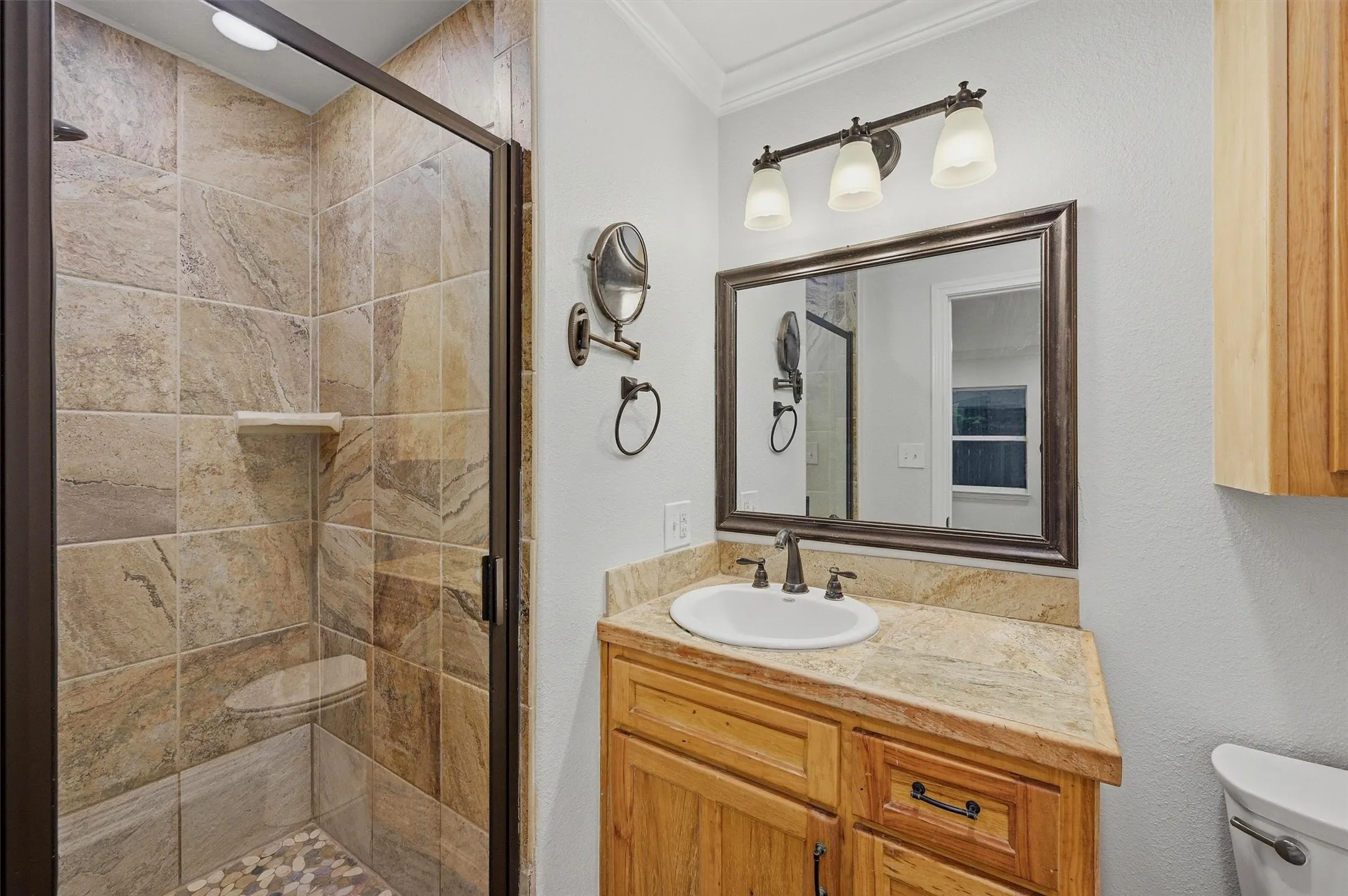 Single Family Residence For Sale in Grayson County , 909 Thatcher Street, Denison, Texas 75020, 2 Bedrooms, 2 Bathrooms, Garage spaces, 1,305 Sqft, built in 1986, Price $180,000, mls#21254332, Real Estate Agent in Denison, Homes For Sale in Grayson county, Homes For Sale in Denison, Realtor in Denison Texas, Real Estate Brokerage Independent Realty Texas, Luminita Cordes Realtor