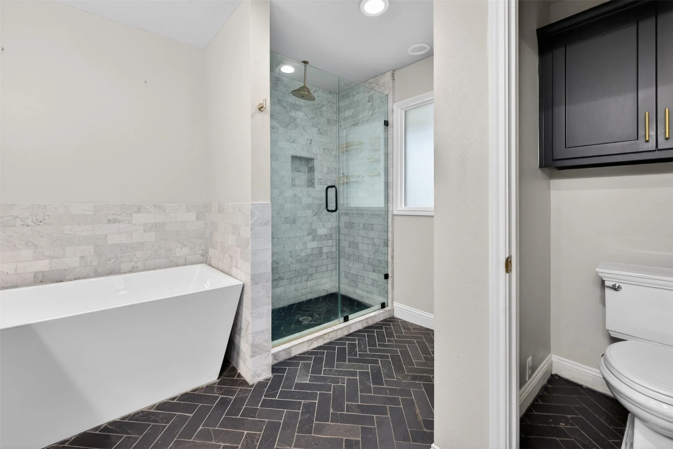 Single Family Residence For Sale in Henderson County , 902 Ward Lane, Athens, Texas 75751, 4 Bedroom, 3 Bathroom, Garage spaces, 2,844 Sqft, built in 1971, Preowned, Price $398,000, mls#21254767, Real Estate Agent in Athens, Homes For Sale in Henderson county, Homes For Sale in Athens, Realtor in Athens Texas, Real Estate Brokerage Independent Realty Texas, Luminita Cordes Realtor