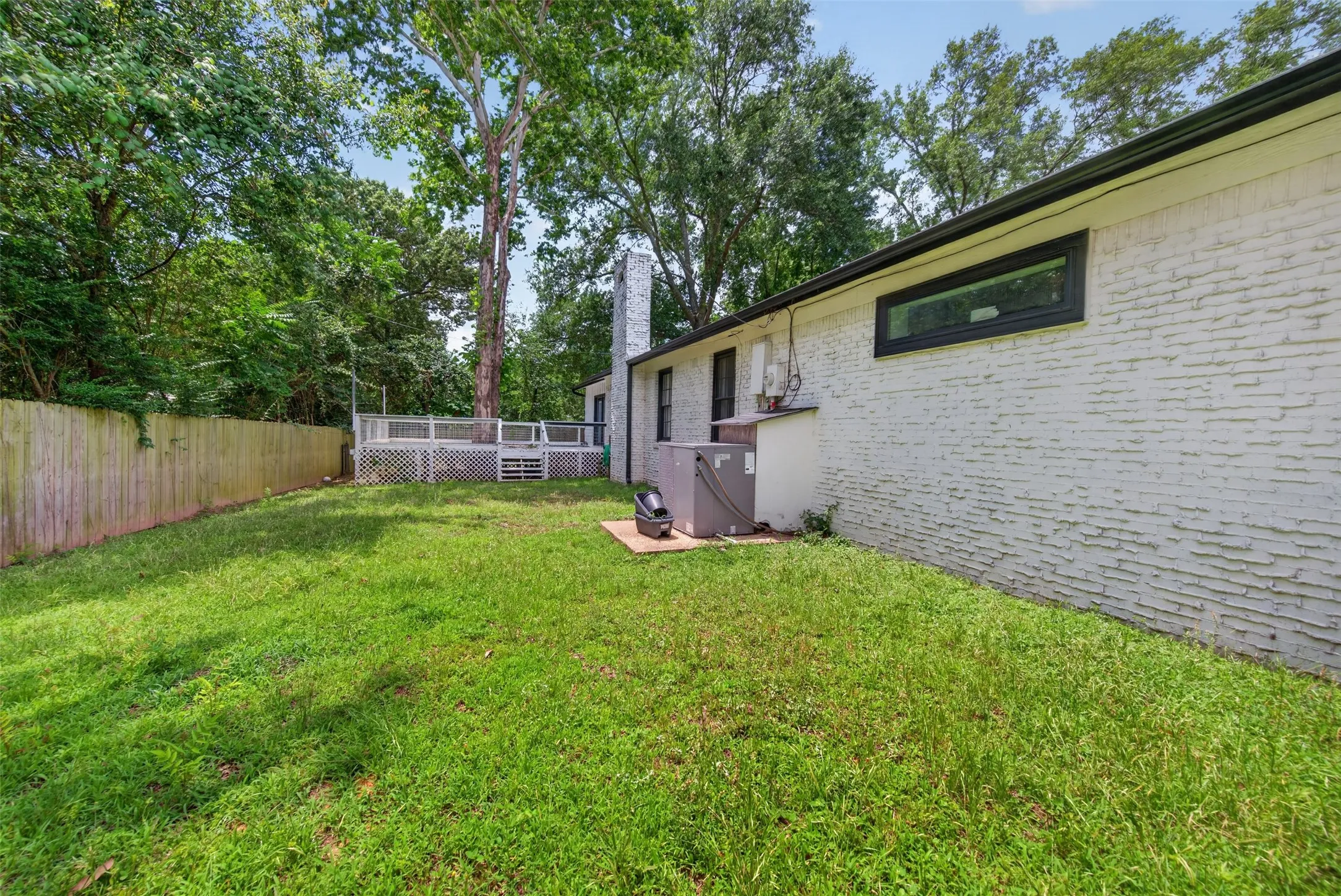 Single Family Residence For Sale in Henderson County , 902 Ward Lane, Athens, Texas 75751, 4 Bedroom, 3 Bathroom, Garage spaces, 2,844 Sqft, built in 1971, Preowned, Price $398,000, mls#21254767, Real Estate Agent in Athens, Homes For Sale in Henderson county, Homes For Sale in Athens, Realtor in Athens Texas, Real Estate Brokerage Independent Realty Texas, Luminita Cordes Realtor