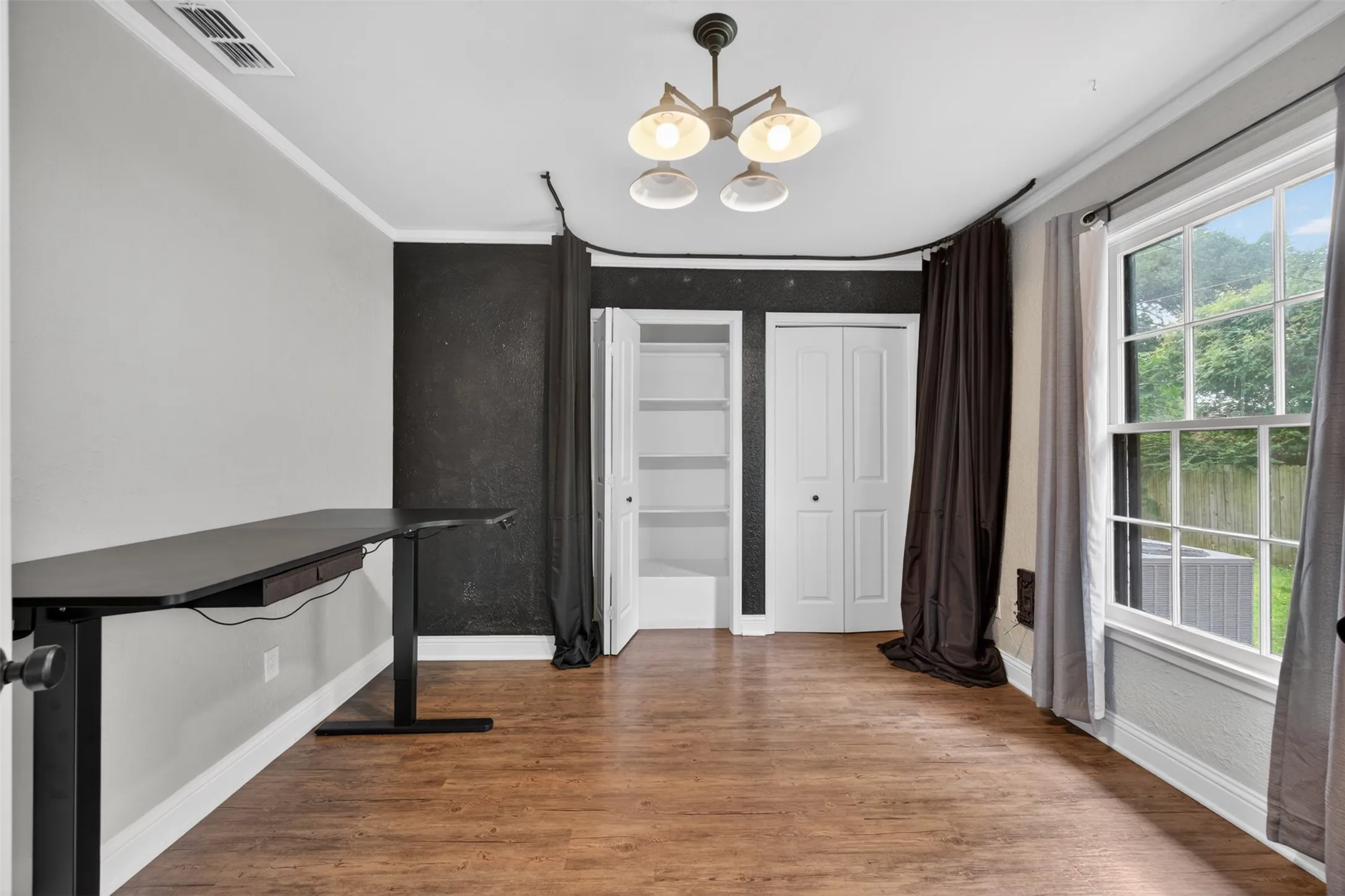 Single Family Residence For Sale in Henderson County , 902 Ward Lane, Athens, Texas 75751, 4 Bedroom, 3 Bathroom, Garage spaces, 2,844 Sqft, built in 1971, Preowned, Price $398,000, mls#21254767, Real Estate Agent in Athens, Homes For Sale in Henderson county, Homes For Sale in Athens, Realtor in Athens Texas, Real Estate Brokerage Independent Realty Texas, Luminita Cordes Realtor