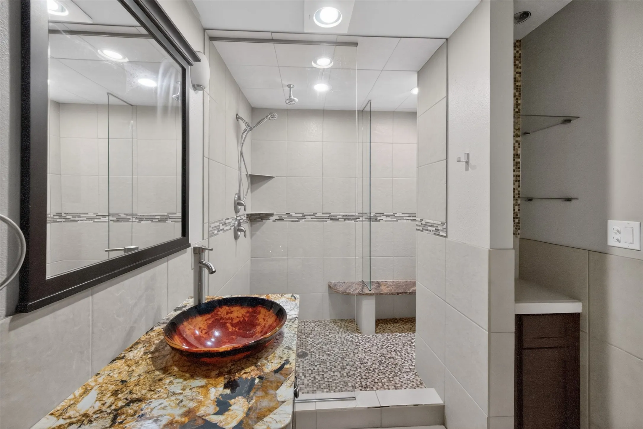 Single Family Residence For Sale in Henderson County , 902 Ward Lane, Athens, Texas 75751, 4 Bedroom, 3 Bathroom, Garage spaces, 2,844 Sqft, built in 1971, Preowned, Price $398,000, mls#21254767, Real Estate Agent in Athens, Homes For Sale in Henderson county, Homes For Sale in Athens, Realtor in Athens Texas, Real Estate Brokerage Independent Realty Texas, Luminita Cordes Realtor