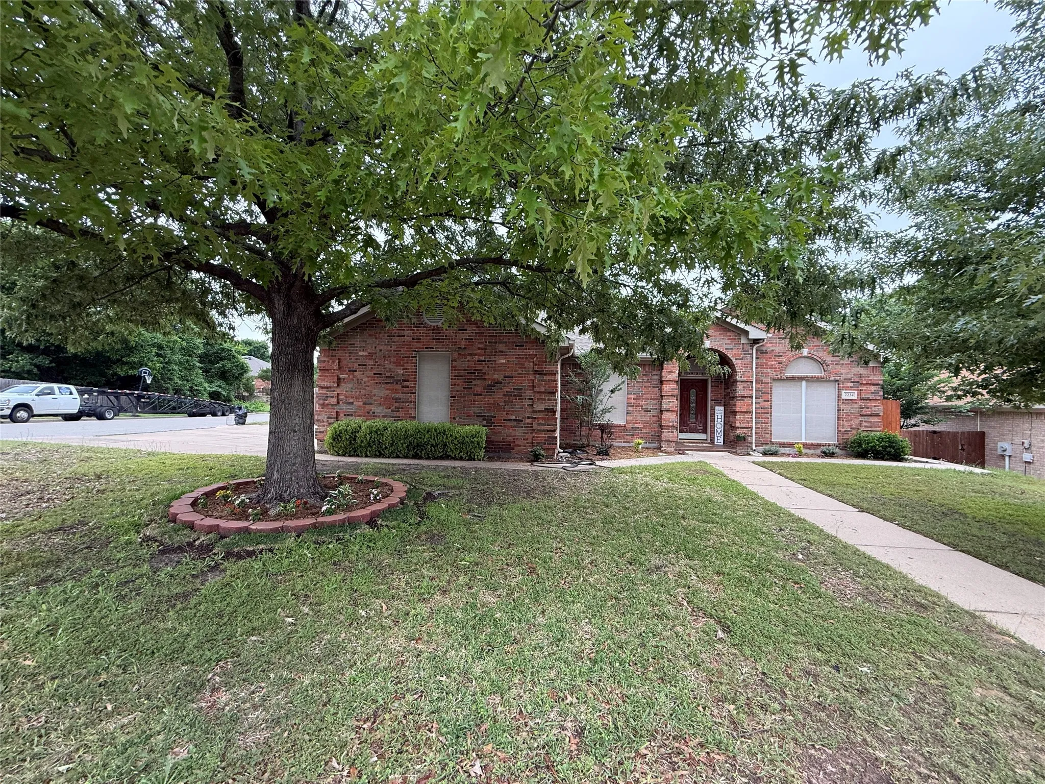 Single Family Residence For Sale in Parker County , 2234 Summer Brook Drive, Weatherford, Texas 76087, 3 Bedrooms, 2 Bathrooms, 2 Garage spaces, 2,017 Sqft, built in 2003, Preowned, Price $399,999, mls#21174921, Real Estate Agent in Weatherford, Homes For Sale in Parker county, Homes For Sale in Weatherford, Realtor in Weatherford Texas, Real Estate Brokerage Independent Realty Texas, Luminita Cordes Realtor