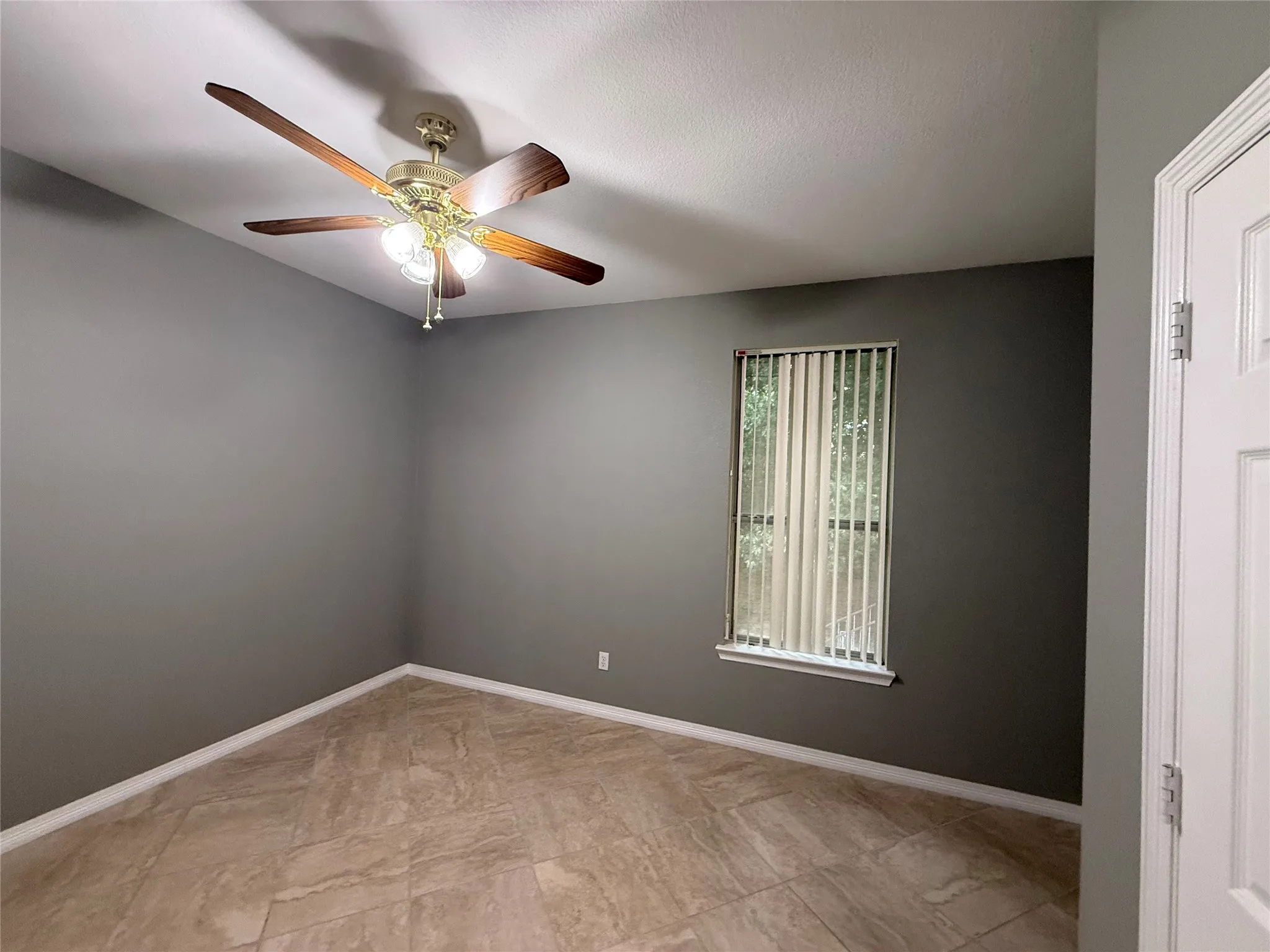 Single Family Residence For Sale in Parker County , 2234 Summer Brook Drive, Weatherford, Texas 76087, 3 Bedrooms, 2 Bathrooms, 2 Garage spaces, 2,017 Sqft, built in 2003, Preowned, Price $399,999, mls#21174921, Real Estate Agent in Weatherford, Homes For Sale in Parker county, Homes For Sale in Weatherford, Realtor in Weatherford Texas, Real Estate Brokerage Independent Realty Texas, Luminita Cordes Realtor