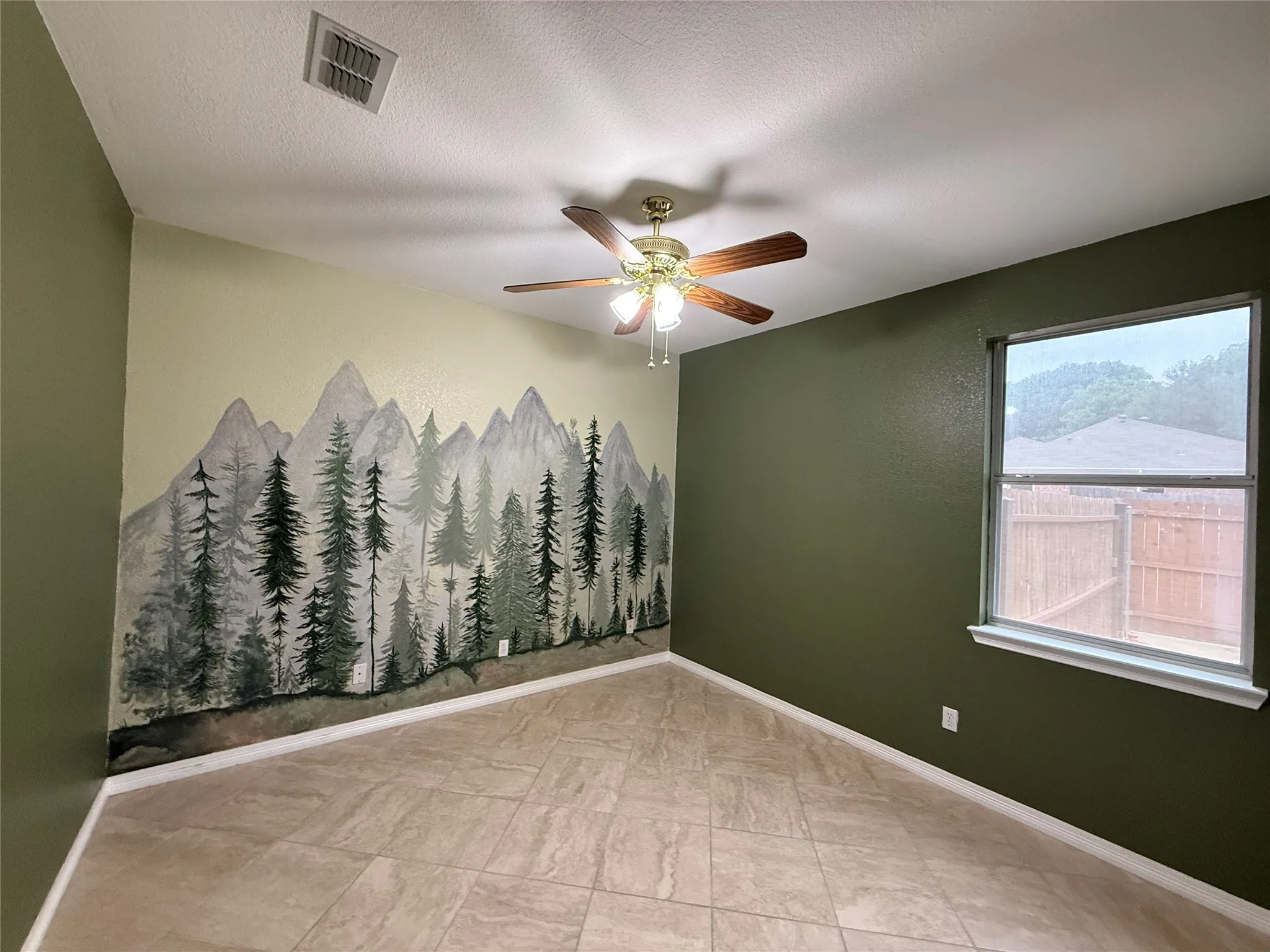 Single Family Residence For Sale in Parker County , 2234 Summer Brook Drive, Weatherford, Texas 76087, 3 Bedrooms, 2 Bathrooms, 2 Garage spaces, 2,017 Sqft, built in 2003, Preowned, Price $399,999, mls#21174921, Real Estate Agent in Weatherford, Homes For Sale in Parker county, Homes For Sale in Weatherford, Realtor in Weatherford Texas, Real Estate Brokerage Independent Realty Texas, Luminita Cordes Realtor