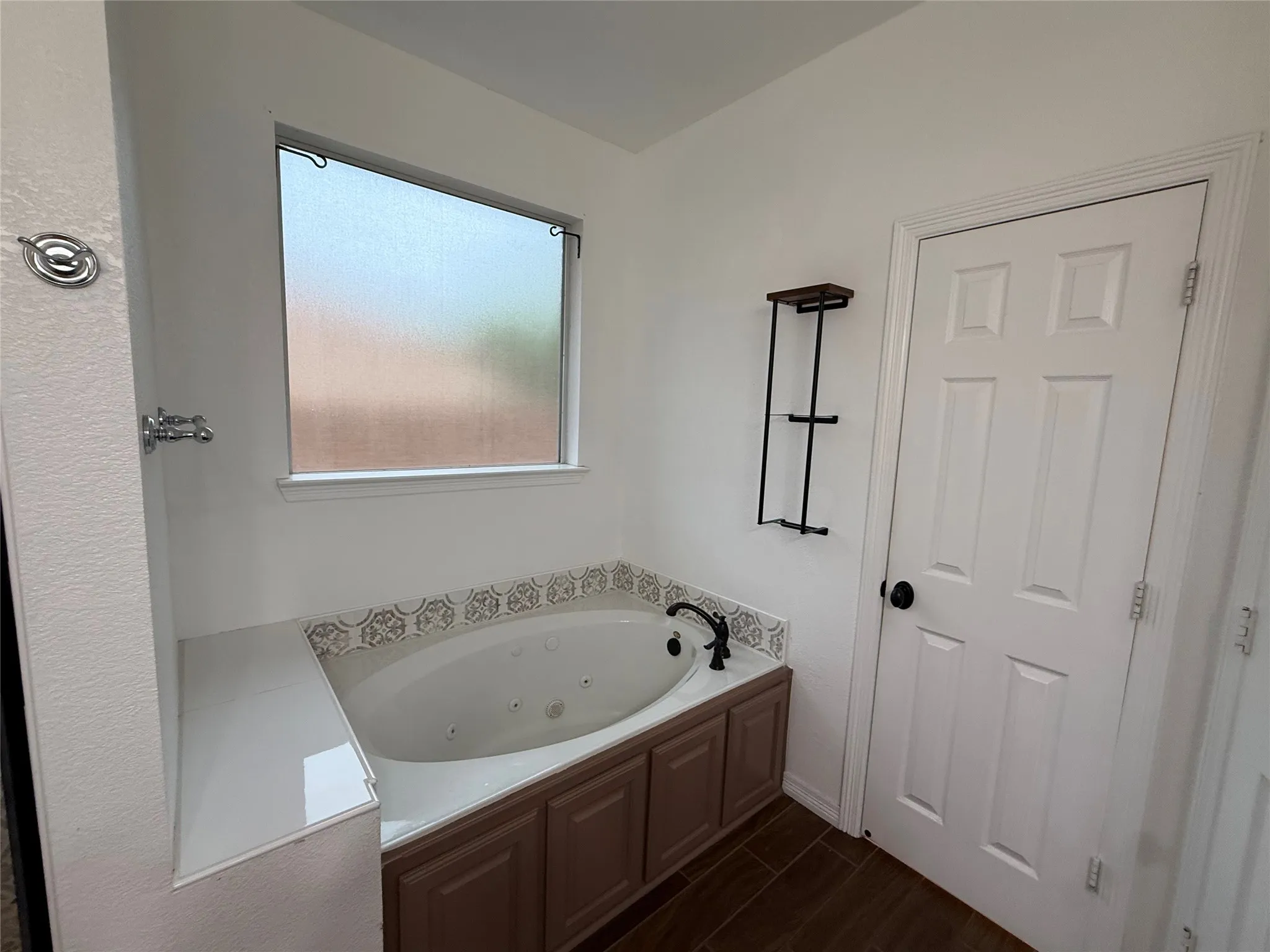 Single Family Residence For Sale in Parker County , 2234 Summer Brook Drive, Weatherford, Texas 76087, 3 Bedrooms, 2 Bathrooms, 2 Garage spaces, 2,017 Sqft, built in 2003, Preowned, Price $399,999, mls#21174921, Real Estate Agent in Weatherford, Homes For Sale in Parker county, Homes For Sale in Weatherford, Realtor in Weatherford Texas, Real Estate Brokerage Independent Realty Texas, Luminita Cordes Realtor