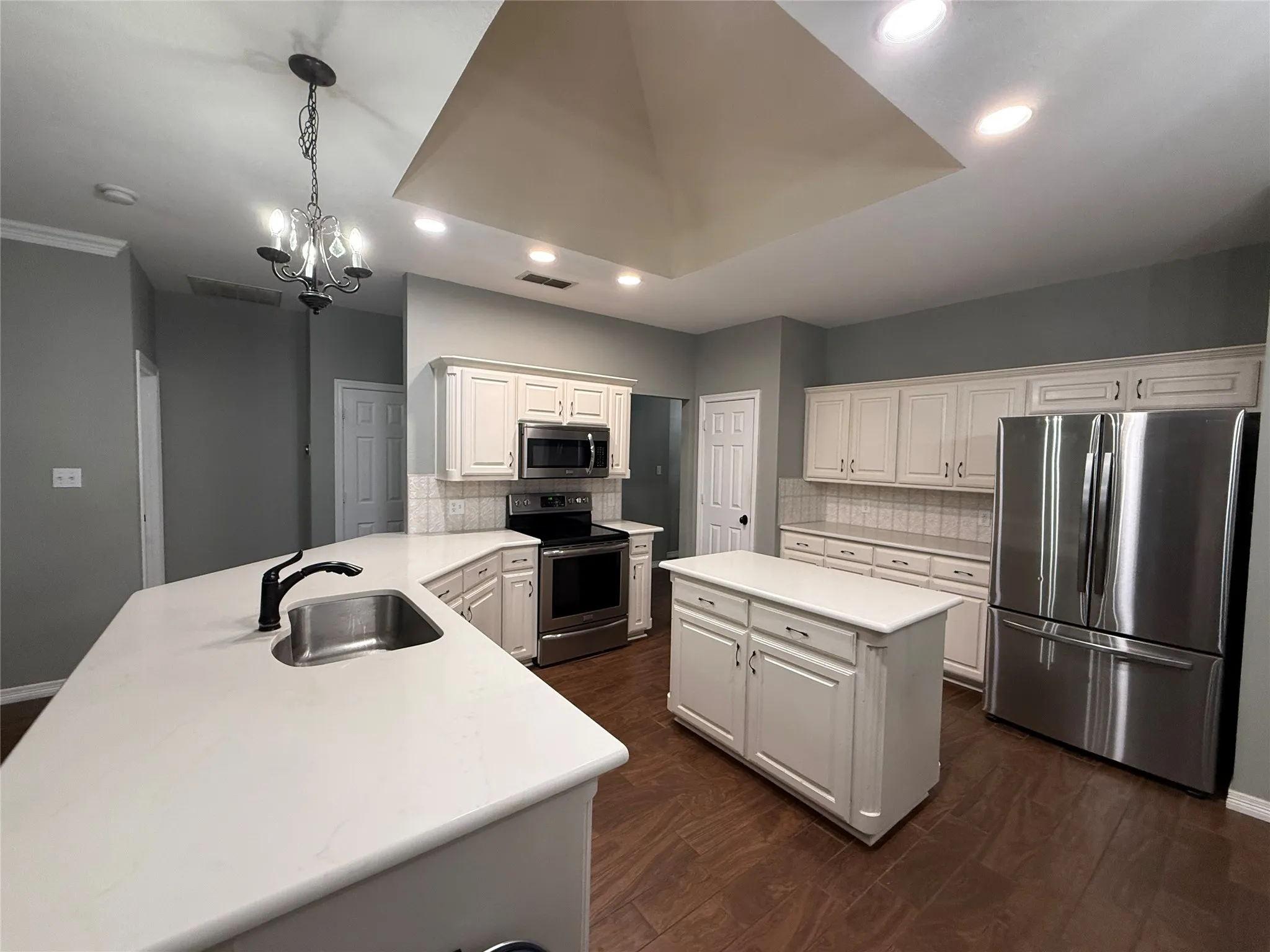 Single Family Residence For Sale in Parker County , 2234 Summer Brook Drive, Weatherford, Texas 76087, 3 Bedrooms, 2 Bathrooms, 2 Garage spaces, 2,017 Sqft, built in 2003, Preowned, Price $399,999, mls#21174921, Real Estate Agent in Weatherford, Homes For Sale in Parker county, Homes For Sale in Weatherford, Realtor in Weatherford Texas, Real Estate Brokerage Independent Realty Texas, Luminita Cordes Realtor