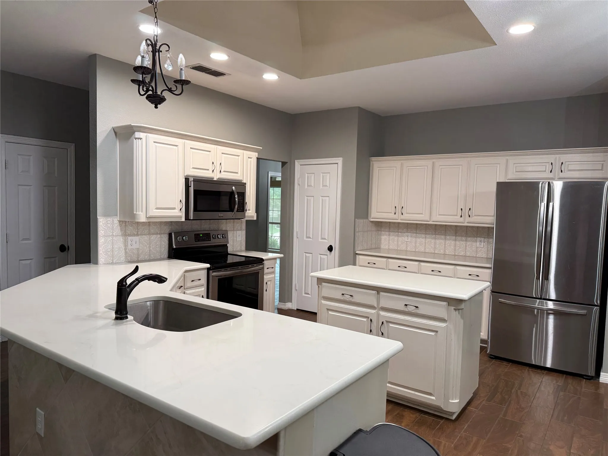 Single Family Residence For Sale in Parker County , 2234 Summer Brook Drive, Weatherford, Texas 76087, 3 Bedrooms, 2 Bathrooms, 2 Garage spaces, 2,017 Sqft, built in 2003, Preowned, Price $399,999, mls#21174921, Real Estate Agent in Weatherford, Homes For Sale in Parker county, Homes For Sale in Weatherford, Realtor in Weatherford Texas, Real Estate Brokerage Independent Realty Texas, Luminita Cordes Realtor