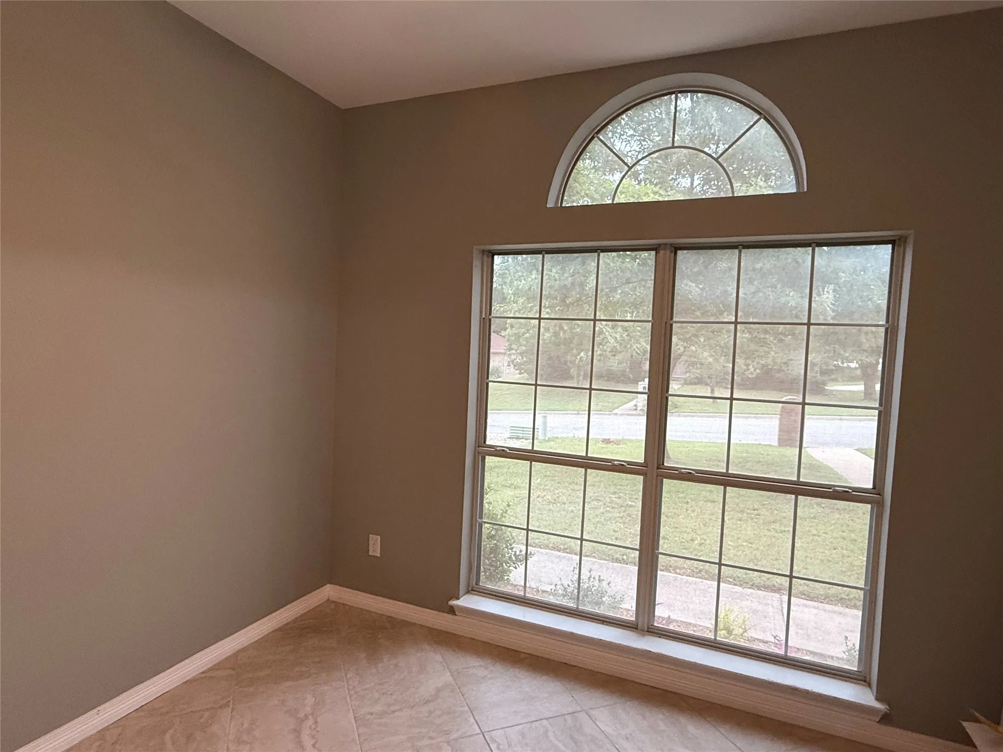 Single Family Residence For Sale in Parker County , 2234 Summer Brook Drive, Weatherford, Texas 76087, 3 Bedrooms, 2 Bathrooms, 2 Garage spaces, 2,017 Sqft, built in 2003, Preowned, Price $399,999, mls#21174921, Real Estate Agent in Weatherford, Homes For Sale in Parker county, Homes For Sale in Weatherford, Realtor in Weatherford Texas, Real Estate Brokerage Independent Realty Texas, Luminita Cordes Realtor