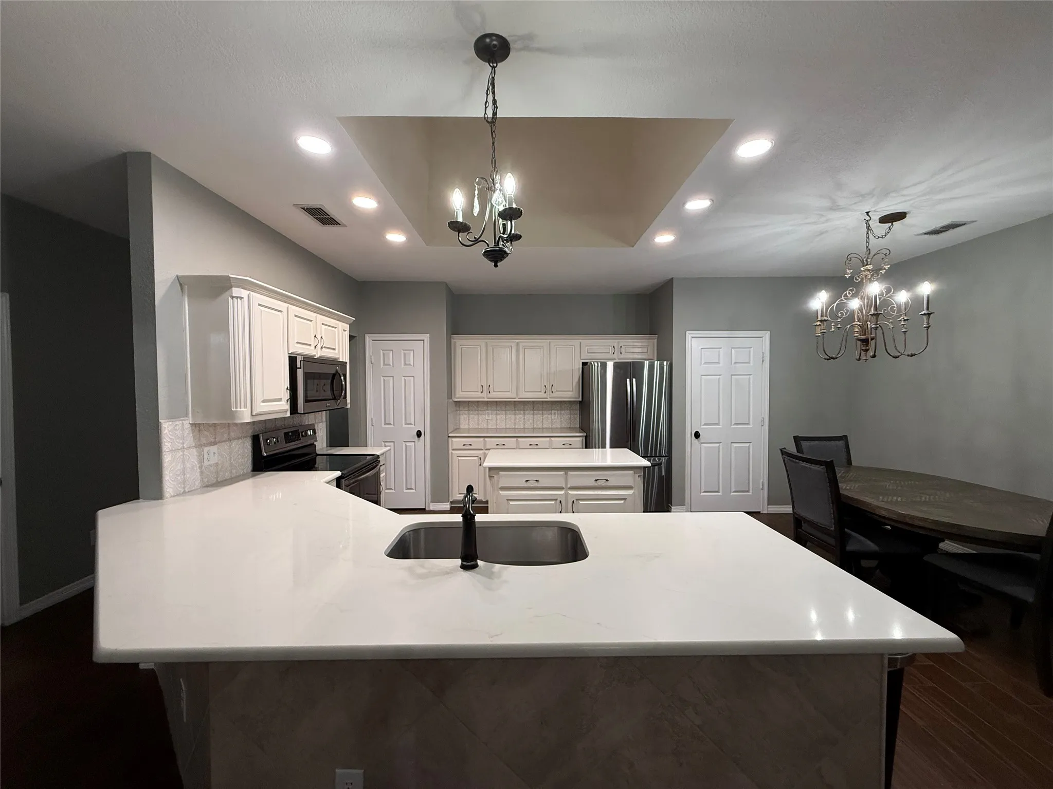 Single Family Residence For Sale in Parker County , 2234 Summer Brook Drive, Weatherford, Texas 76087, 3 Bedrooms, 2 Bathrooms, 2 Garage spaces, 2,017 Sqft, built in 2003, Preowned, Price $399,999, mls#21174921, Real Estate Agent in Weatherford, Homes For Sale in Parker county, Homes For Sale in Weatherford, Realtor in Weatherford Texas, Real Estate Brokerage Independent Realty Texas, Luminita Cordes Realtor