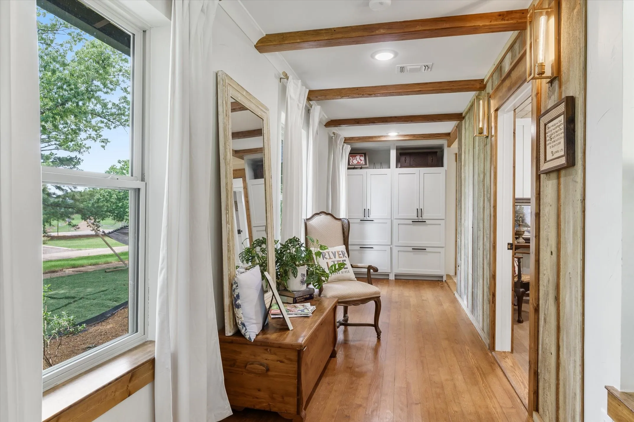 Single Family Residence For Sale in Van Zandt County , 2489 FM 2909, Canton, Texas 75103, 3 Bedroom, 3 Bathroom, Garage spaces, 2,830 Sqft, built in 1975, Preowned, mls#21254733, Real Estate Agent in Canton, Homes For Sale in Van Zandt county, Homes For Sale in Canton, Realtor in Canton Texas, Real Estate Brokerage Independent Realty Texas, Luminita Cordes Realtor