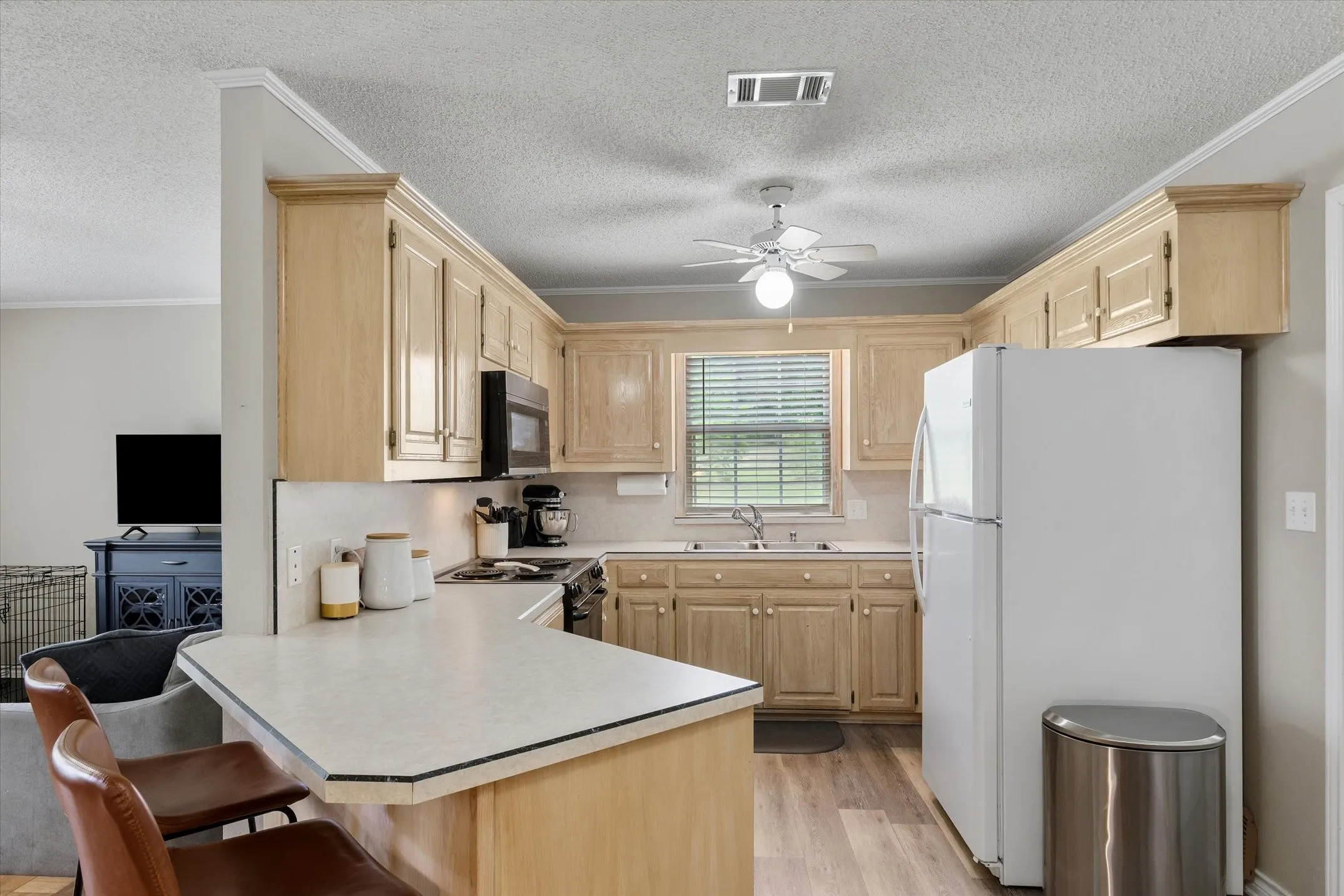Single Family Residence For Sale in Van Zandt County , 2489 FM 2909, Canton, Texas 75103, 3 Bedroom, 3 Bathroom, Garage spaces, 2,830 Sqft, built in 1975, Preowned, mls#21254733, Real Estate Agent in Canton, Homes For Sale in Van Zandt county, Homes For Sale in Canton, Realtor in Canton Texas, Real Estate Brokerage Independent Realty Texas, Luminita Cordes Realtor