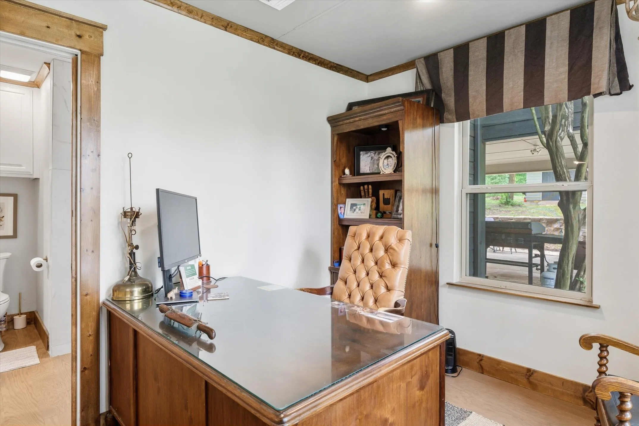 Single Family Residence For Sale in Van Zandt County , 2489 FM 2909, Canton, Texas 75103, 3 Bedroom, 3 Bathroom, Garage spaces, 2,830 Sqft, built in 1975, Preowned, mls#21254733, Real Estate Agent in Canton, Homes For Sale in Van Zandt county, Homes For Sale in Canton, Realtor in Canton Texas, Real Estate Brokerage Independent Realty Texas, Luminita Cordes Realtor