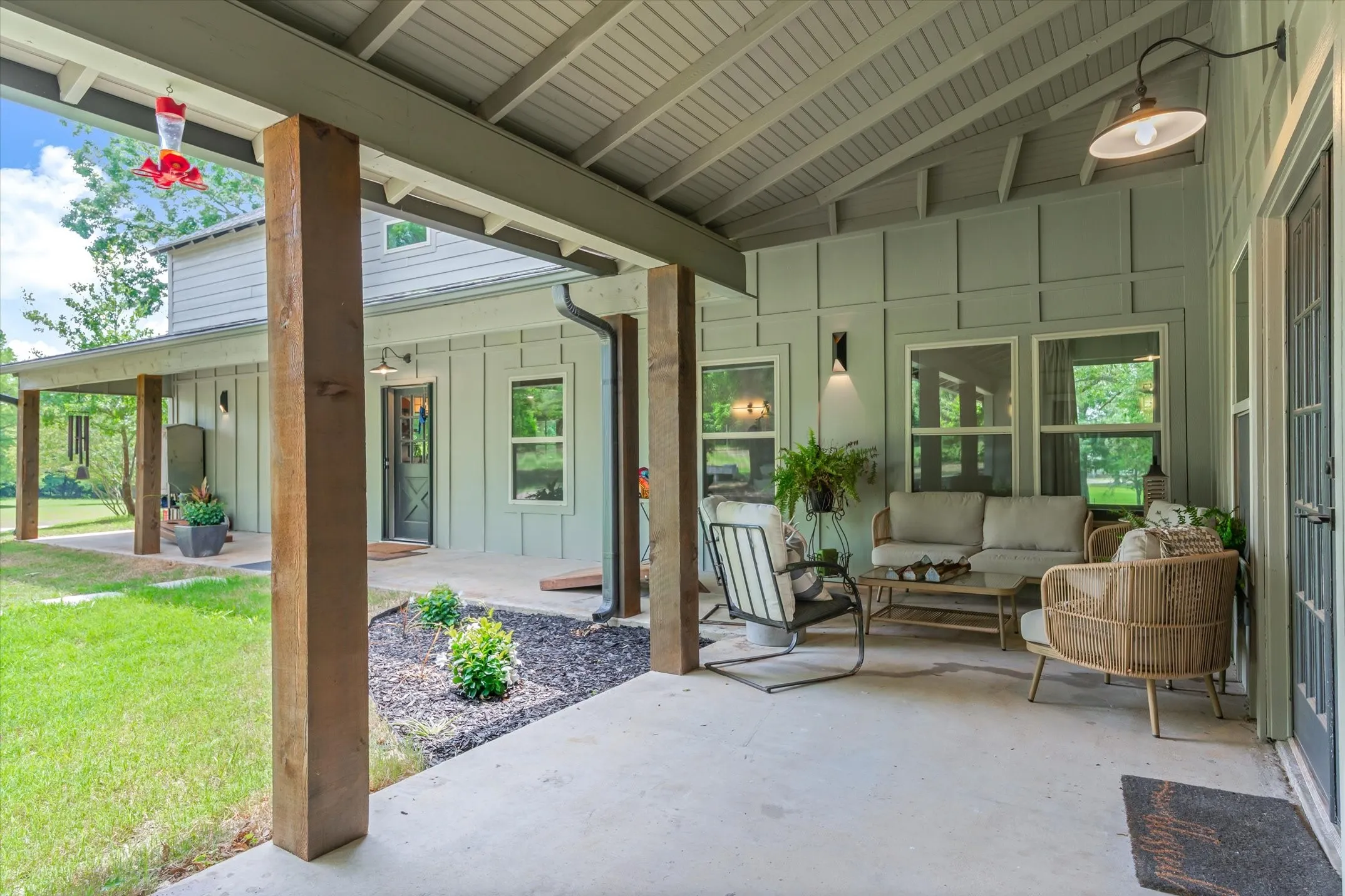 Single Family Residence For Sale in Van Zandt County , 2489 FM 2909, Canton, Texas 75103, 3 Bedroom, 3 Bathroom, Garage spaces, 2,830 Sqft, built in 1975, Preowned, mls#21254733, Real Estate Agent in Canton, Homes For Sale in Van Zandt county, Homes For Sale in Canton, Realtor in Canton Texas, Real Estate Brokerage Independent Realty Texas, Luminita Cordes Realtor