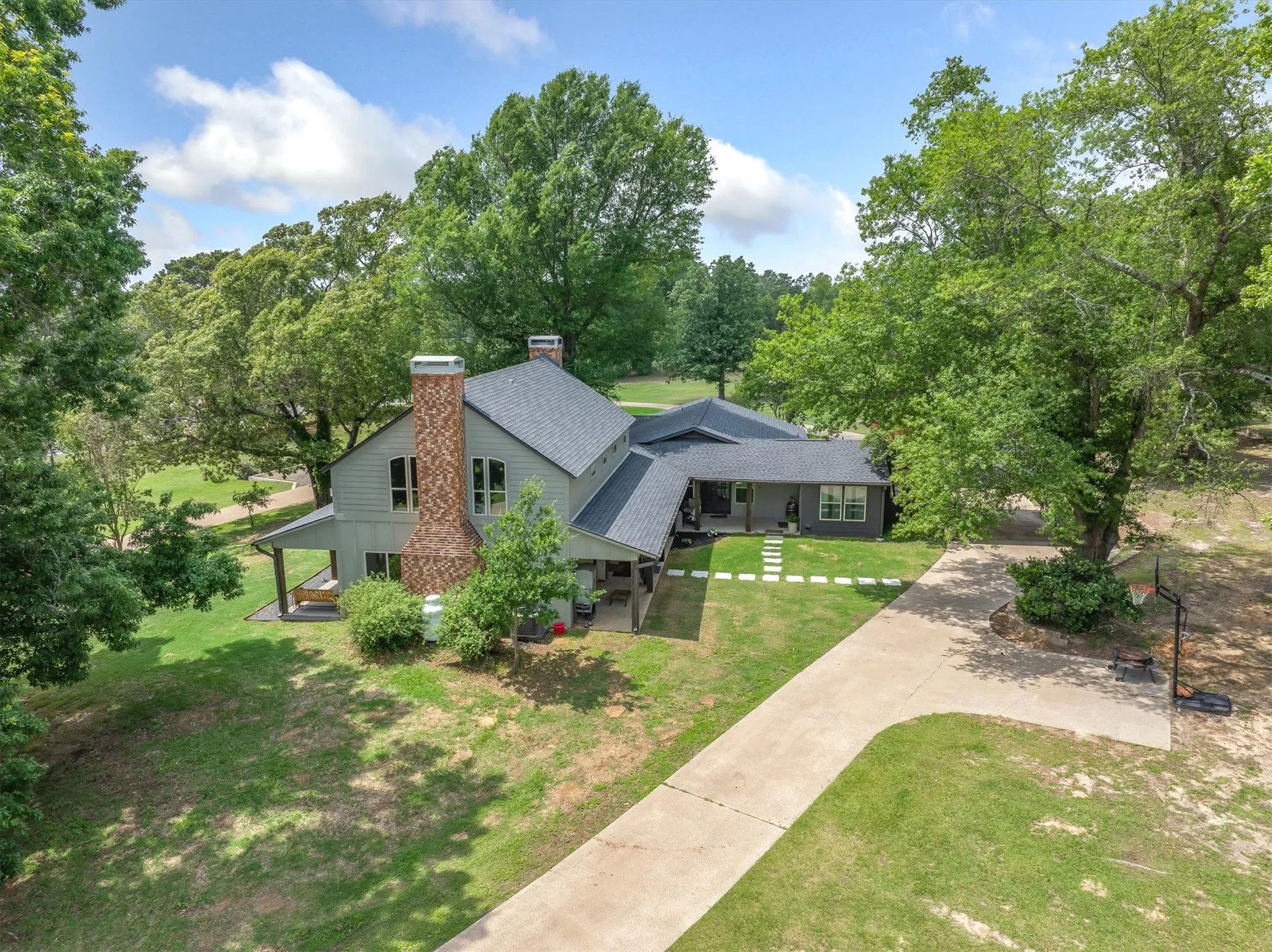 Single Family Residence For Sale in Van Zandt County , 2489 FM 2909, Canton, Texas 75103, 3 Bedroom, 3 Bathroom, Garage spaces, 2,830 Sqft, built in 1975, Preowned, mls#21254733, Real Estate Agent in Canton, Homes For Sale in Van Zandt county, Homes For Sale in Canton, Realtor in Canton Texas, Real Estate Brokerage Independent Realty Texas, Luminita Cordes Realtor