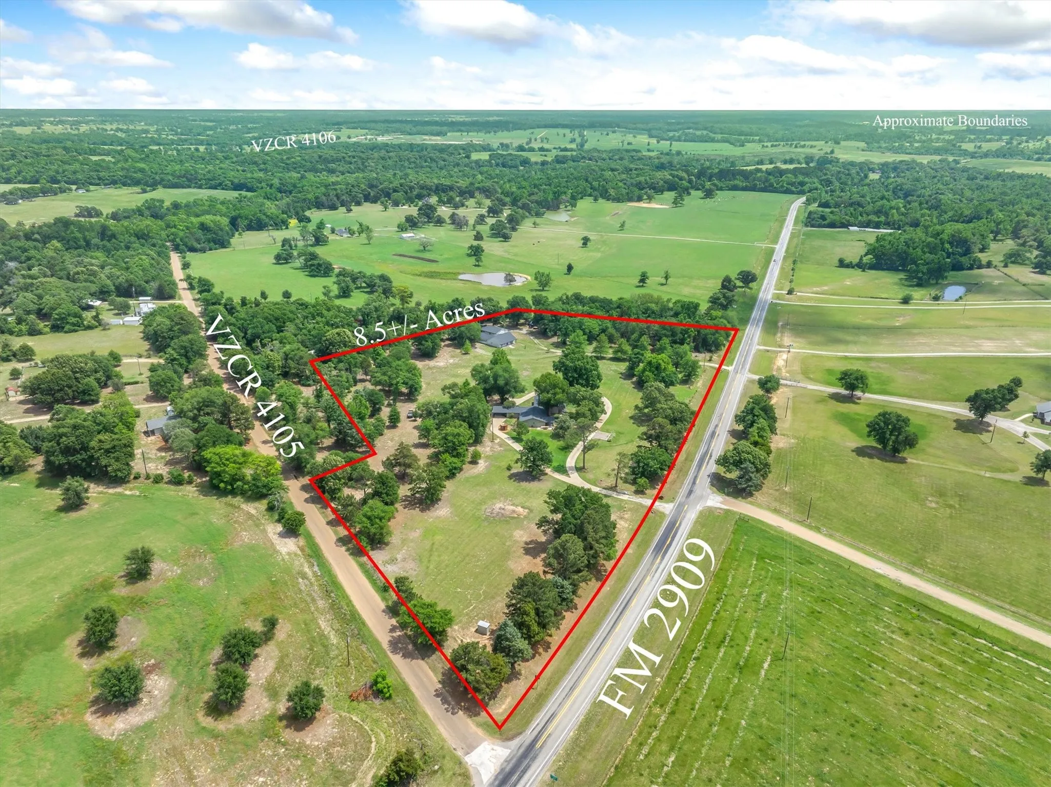 Single Family Residence For Sale in Van Zandt County , 2489 FM 2909, Canton, Texas 75103, 3 Bedroom, 3 Bathroom, Garage spaces, 2,830 Sqft, built in 1975, Preowned, mls#21254733, Real Estate Agent in Canton, Homes For Sale in Van Zandt county, Homes For Sale in Canton, Realtor in Canton Texas, Real Estate Brokerage Independent Realty Texas, Luminita Cordes Realtor