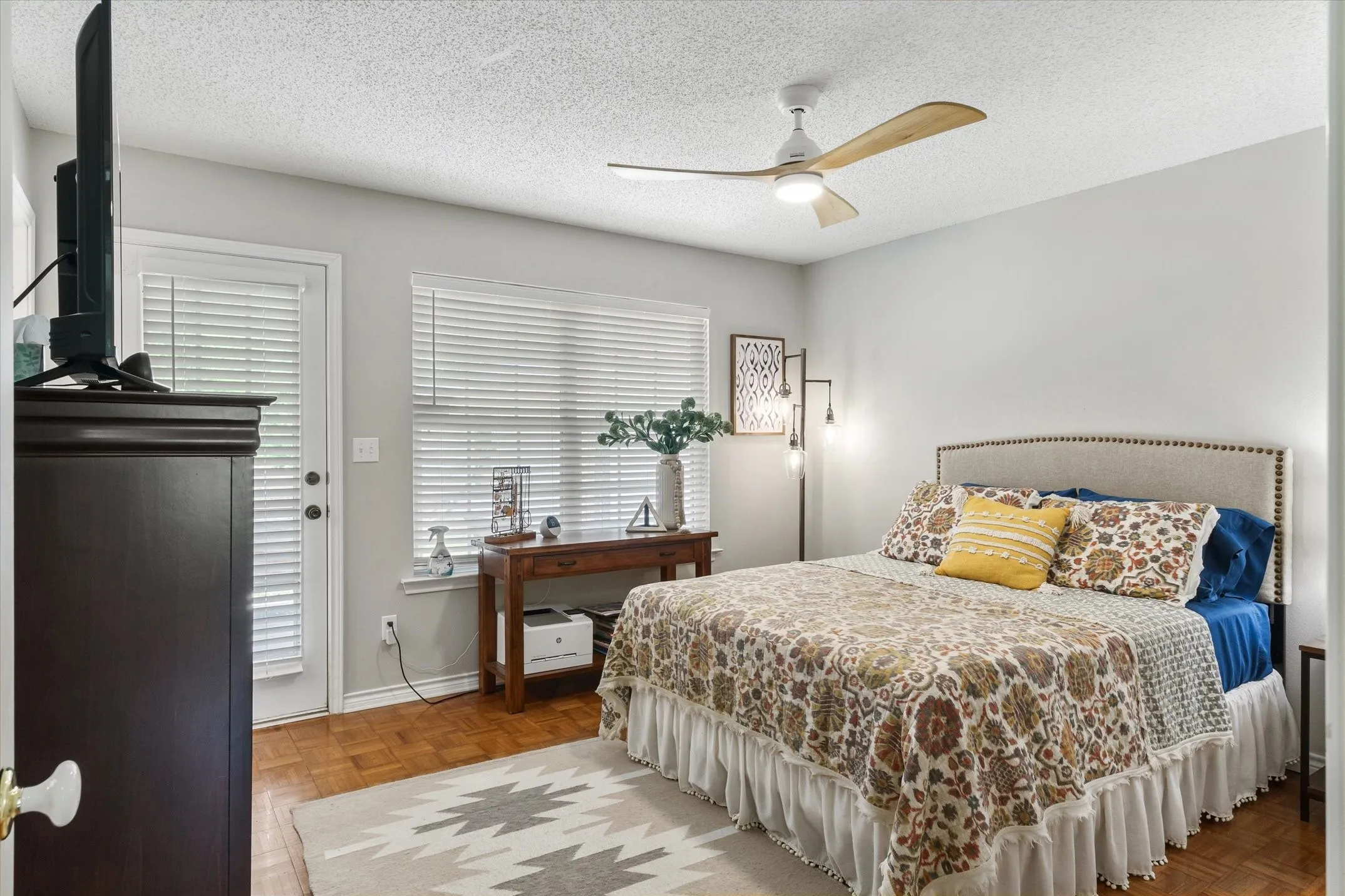 Single Family Residence For Sale in Van Zandt County , 2489 FM 2909, Canton, Texas 75103, 3 Bedroom, 3 Bathroom, Garage spaces, 2,830 Sqft, built in 1975, Preowned, mls#21254733, Real Estate Agent in Canton, Homes For Sale in Van Zandt county, Homes For Sale in Canton, Realtor in Canton Texas, Real Estate Brokerage Independent Realty Texas, Luminita Cordes Realtor