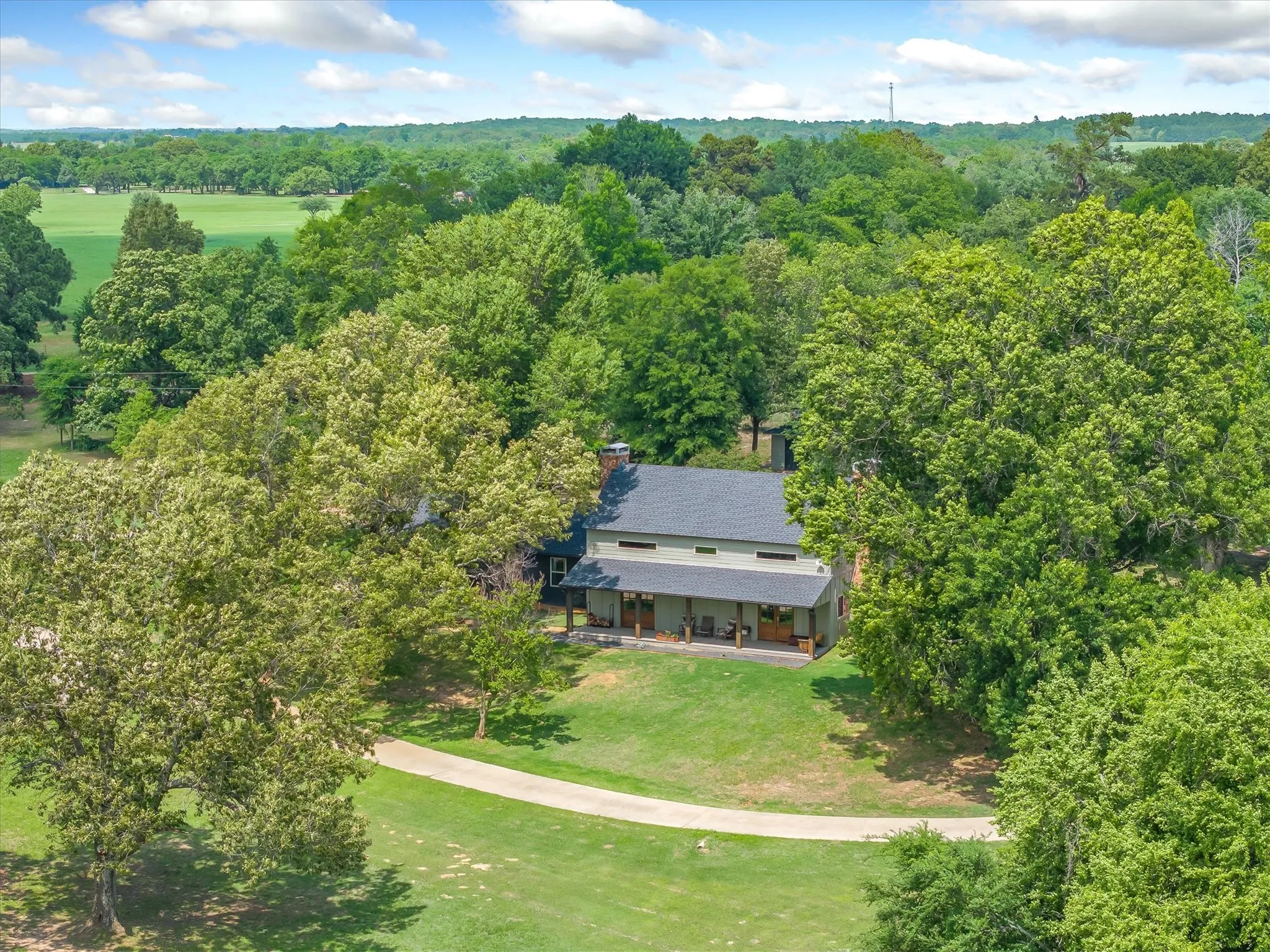 Single Family Residence For Sale in Van Zandt County , 2489 FM 2909, Canton, Texas 75103, 3 Bedroom, 3 Bathroom, Garage spaces, 2,830 Sqft, built in 1975, Preowned, mls#21254733, Real Estate Agent in Canton, Homes For Sale in Van Zandt county, Homes For Sale in Canton, Realtor in Canton Texas, Real Estate Brokerage Independent Realty Texas, Luminita Cordes Realtor
