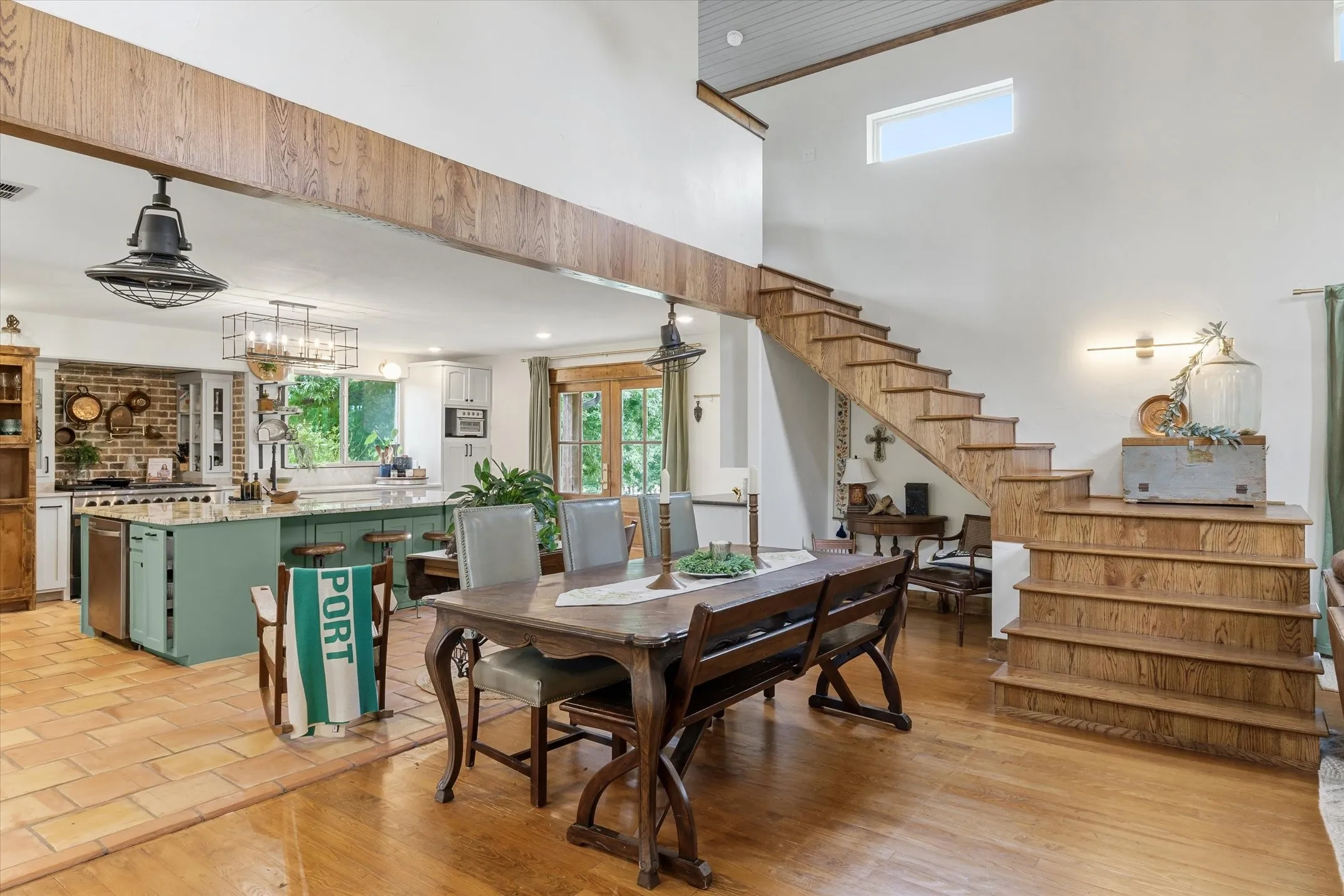 Single Family Residence For Sale in Van Zandt County , 2489 FM 2909, Canton, Texas 75103, 3 Bedroom, 3 Bathroom, Garage spaces, 2,830 Sqft, built in 1975, Preowned, mls#21254733, Real Estate Agent in Canton, Homes For Sale in Van Zandt county, Homes For Sale in Canton, Realtor in Canton Texas, Real Estate Brokerage Independent Realty Texas, Luminita Cordes Realtor