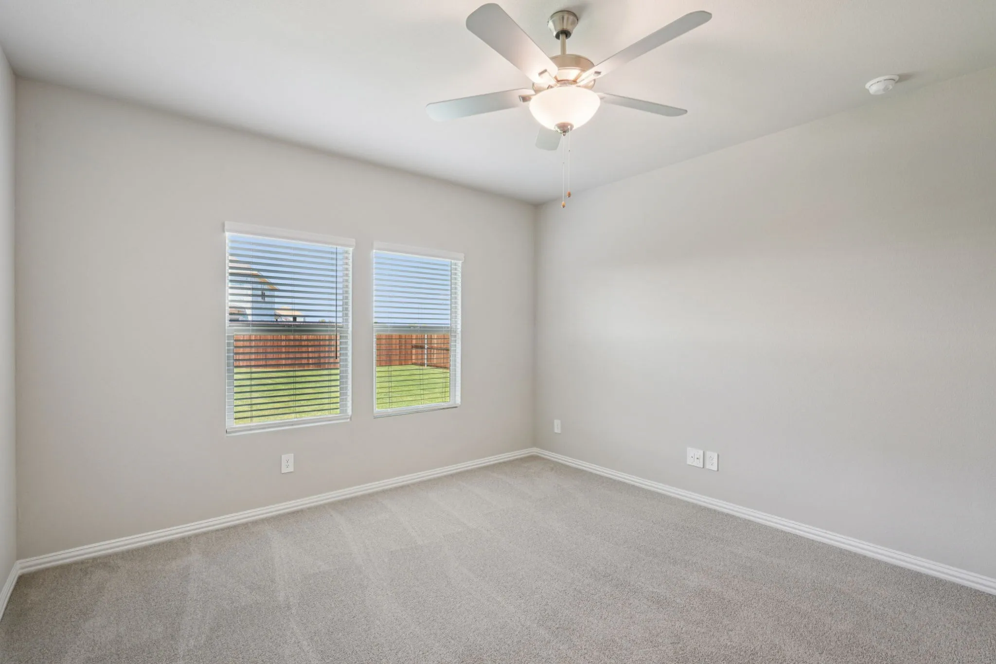  Photo is not of the actual home, but is an inspirational photo of builder’s model home and may depict options, furnishings, and/or decorator features that are not included.
