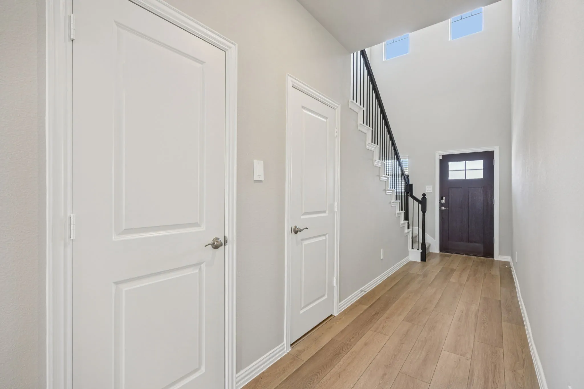  Photo is not of the actual home, but is an inspirational photo of builder’s model home and may depict options, furnishings, and/or decorator features that are not included.

