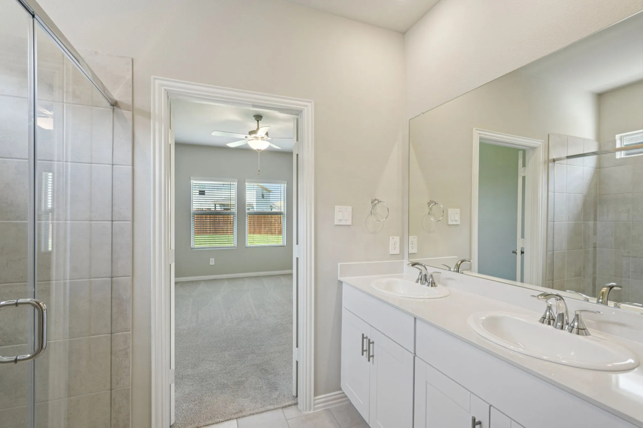  Photo is not of the actual home, but is an inspirational photo of builder’s model home and may depict options, furnishings, and/or decorator features that are not included.
