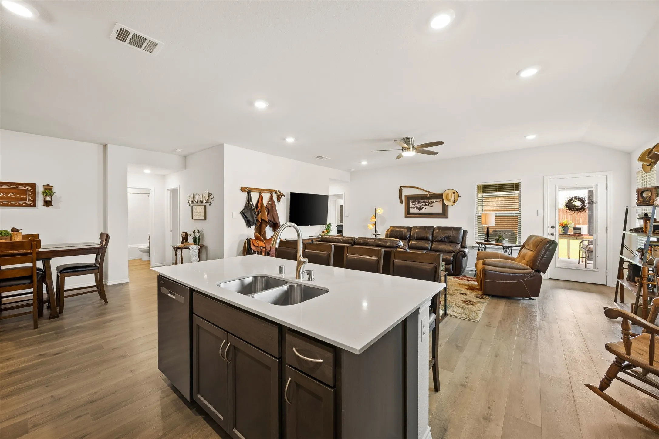 Single Family Residence For Sale in Dallas County , 1625 Kirby Lane, Lancaster, Texas 75146, 4 Bedroom, 3 Bathroom, 2 Garage spaces, 2,066 Sqft, built in 2024, Preowned, mls#21253671, Real Estate Agent in Lancaster, Homes For Sale in Dallas county, Homes For Sale in Lancaster, Realtor in Lancaster Texas, Real Estate Brokerage Independent Realty Texas, Luminita Cordes Realtor
