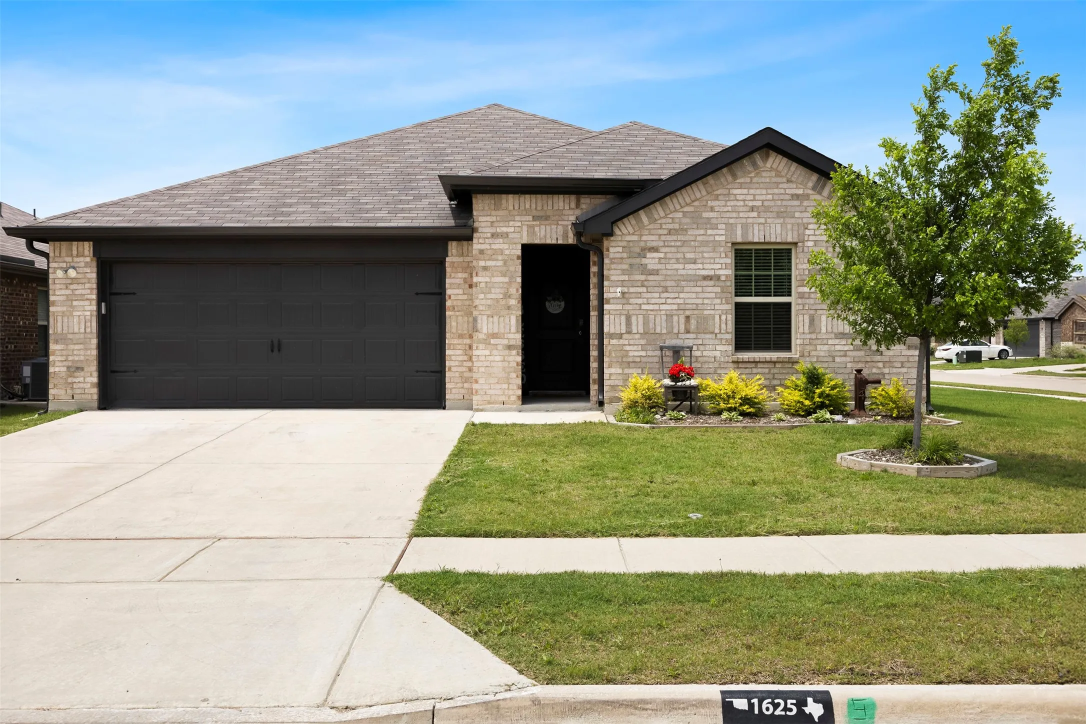 Single Family Residence For Sale in Dallas County , 1625 Kirby Lane, Lancaster, Texas 75146, 4 Bedroom, 3 Bathroom, 2 Garage spaces, 2,066 Sqft, built in 2024, Preowned, mls#21253671, Real Estate Agent in Lancaster, Homes For Sale in Dallas county, Homes For Sale in Lancaster, Realtor in Lancaster Texas, Real Estate Brokerage Independent Realty Texas, Luminita Cordes Realtor
