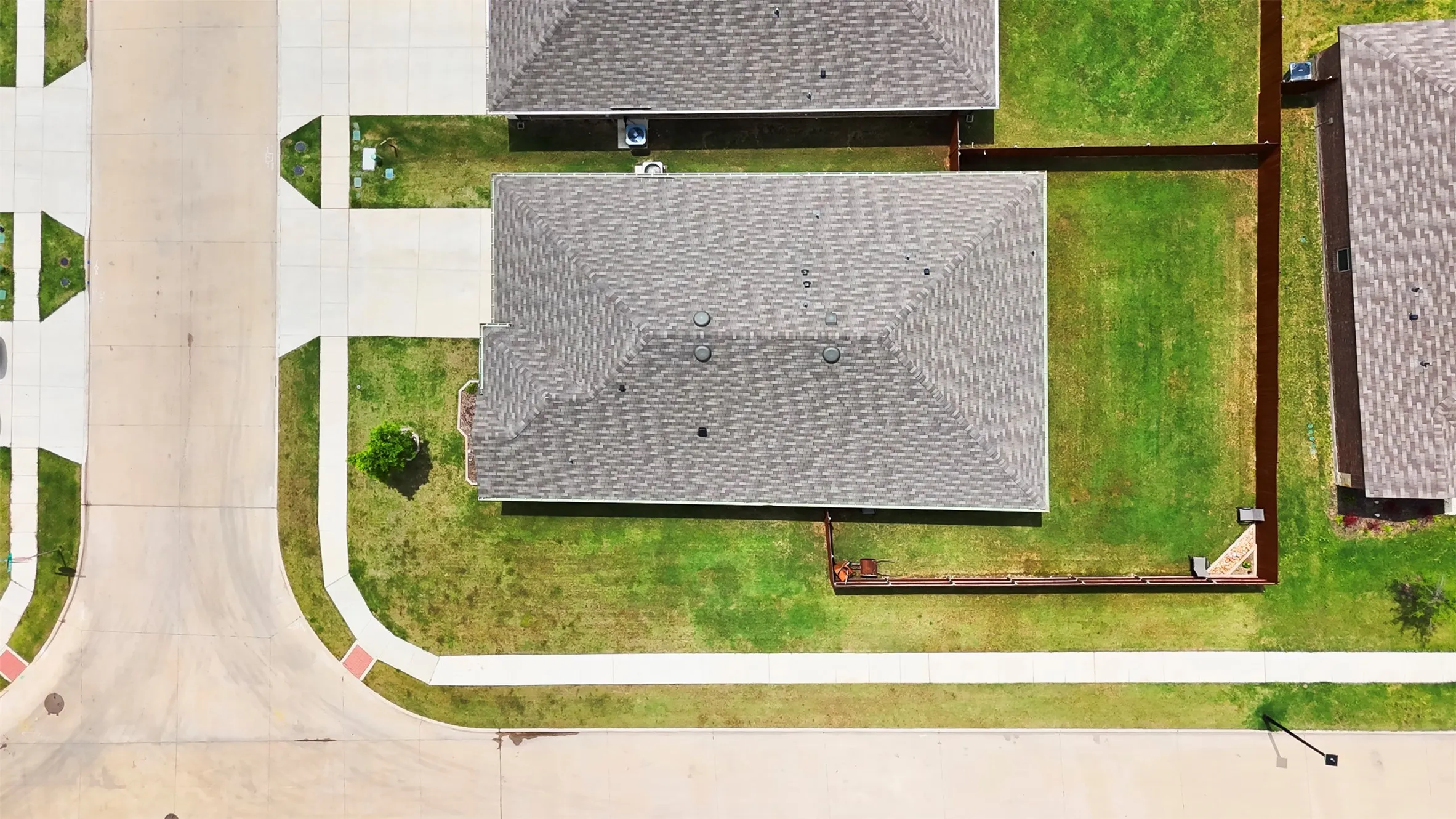Single Family Residence For Sale in Dallas County , 1625 Kirby Lane, Lancaster, Texas 75146, 4 Bedroom, 3 Bathroom, 2 Garage spaces, 2,066 Sqft, built in 2024, Preowned, mls#21253671, Real Estate Agent in Lancaster, Homes For Sale in Dallas county, Homes For Sale in Lancaster, Realtor in Lancaster Texas, Real Estate Brokerage Independent Realty Texas, Luminita Cordes Realtor