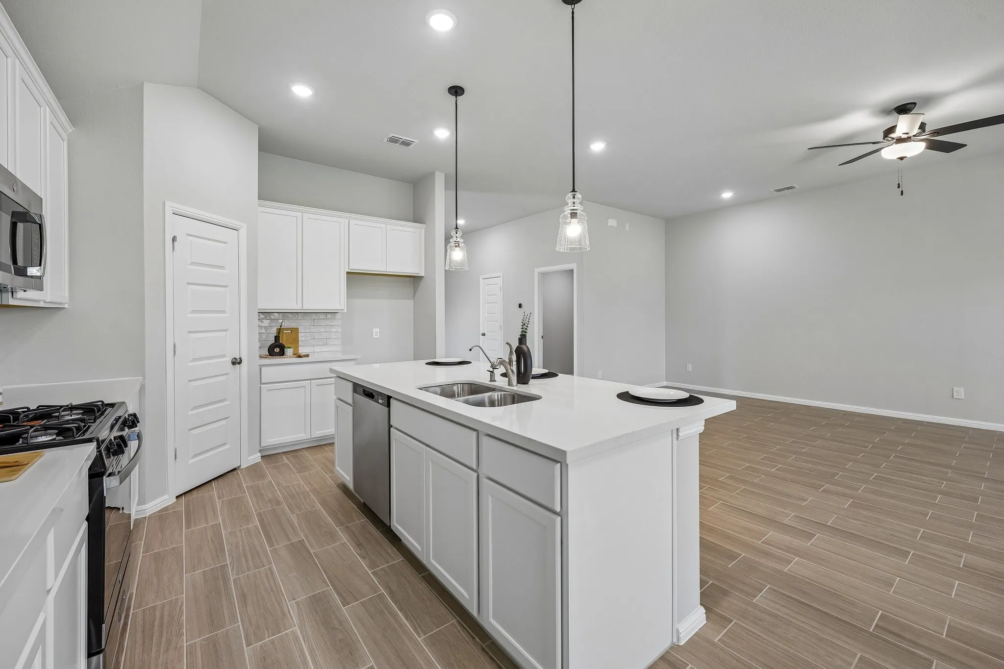 Single Family Residence For Sale in Denton County , 3708 Yarrow Drive, Denton, Texas 76226, 4 Bedroom, 2 Bathroom, 2 Garage spaces, 2,106 Sqft, built in 2026, New Construction - Incomplete, mls#21242046, Real Estate Agent in Denton, Homes For Sale in Denton county, Homes For Sale in Denton, Realtor in Denton Texas, Real Estate Brokerage Independent Realty Texas, Luminita Cordes Realtor