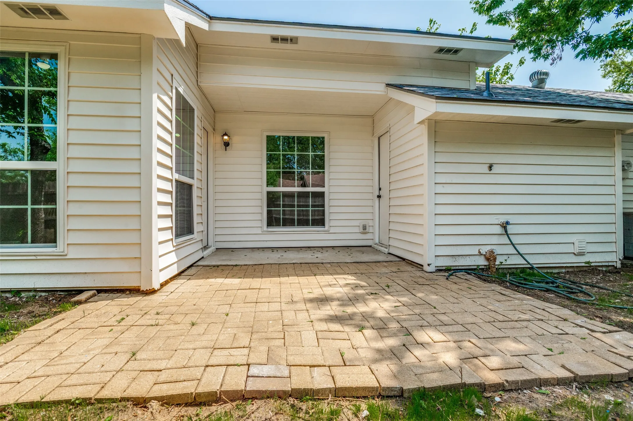 Single Family Residence For Sale in Tarrant County , 7164 Fire Hill Drive, Fort Worth, Texas 76137, 3 Bedroom, 2 Bathroom, 2 Garage spaces, 1,095 Sqft, built in 1985, mls#21254254, Real Estate Agent in Fort Worth, Homes For Sale in Tarrant county, Homes For Sale in Fort Worth, Realtor in Fort Worth Texas, Real Estate Brokerage Independent Realty Texas, Luminita Cordes Realtor