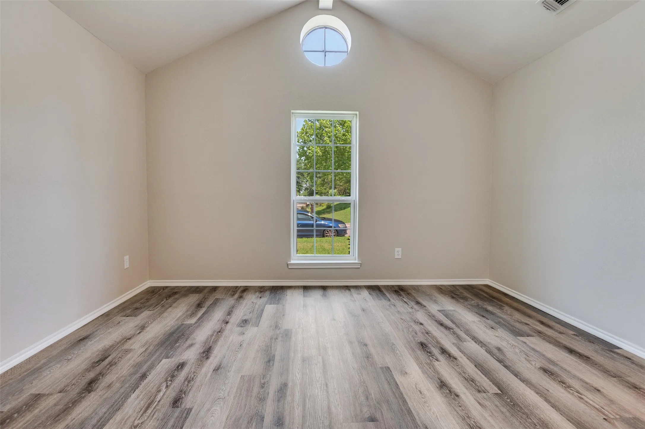Single Family Residence For Sale in Tarrant County , 7164 Fire Hill Drive, Fort Worth, Texas 76137, 3 Bedroom, 2 Bathroom, 2 Garage spaces, 1,095 Sqft, built in 1985, mls#21254254, Real Estate Agent in Fort Worth, Homes For Sale in Tarrant county, Homes For Sale in Fort Worth, Realtor in Fort Worth Texas, Real Estate Brokerage Independent Realty Texas, Luminita Cordes Realtor