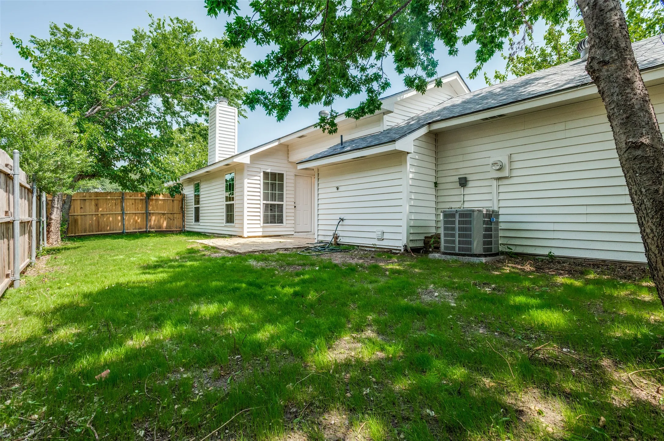 Single Family Residence For Sale in Tarrant County , 7164 Fire Hill Drive, Fort Worth, Texas 76137, 3 Bedroom, 2 Bathroom, 2 Garage spaces, 1,095 Sqft, built in 1985, mls#21254254, Real Estate Agent in Fort Worth, Homes For Sale in Tarrant county, Homes For Sale in Fort Worth, Realtor in Fort Worth Texas, Real Estate Brokerage Independent Realty Texas, Luminita Cordes Realtor