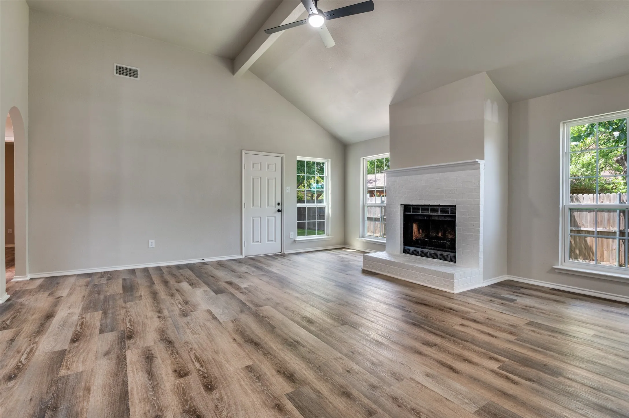 Single Family Residence For Sale in Tarrant County , 7164 Fire Hill Drive, Fort Worth, Texas 76137, 3 Bedroom, 2 Bathroom, 2 Garage spaces, 1,095 Sqft, built in 1985, mls#21254254, Real Estate Agent in Fort Worth, Homes For Sale in Tarrant county, Homes For Sale in Fort Worth, Realtor in Fort Worth Texas, Real Estate Brokerage Independent Realty Texas, Luminita Cordes Realtor
