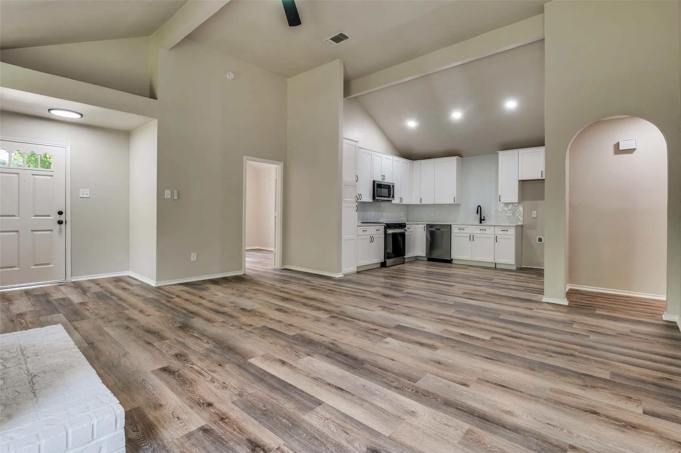 Single Family Residence For Sale in Tarrant County , 7164 Fire Hill Drive, Fort Worth, Texas 76137, 3 Bedroom, 2 Bathroom, 2 Garage spaces, 1,095 Sqft, built in 1985, mls#21254254, Real Estate Agent in Fort Worth, Homes For Sale in Tarrant county, Homes For Sale in Fort Worth, Realtor in Fort Worth Texas, Real Estate Brokerage Independent Realty Texas, Luminita Cordes Realtor