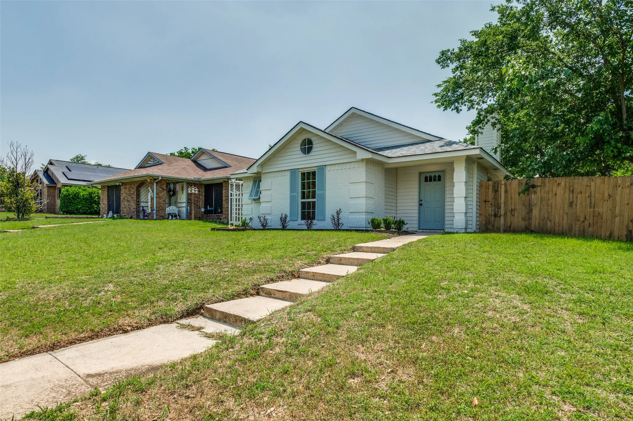 Single Family Residence For Sale in Tarrant County , 7164 Fire Hill Drive, Fort Worth, Texas 76137, 3 Bedroom, 2 Bathroom, 2 Garage spaces, 1,095 Sqft, built in 1985, mls#21254254, Real Estate Agent in Fort Worth, Homes For Sale in Tarrant county, Homes For Sale in Fort Worth, Realtor in Fort Worth Texas, Real Estate Brokerage Independent Realty Texas, Luminita Cordes Realtor