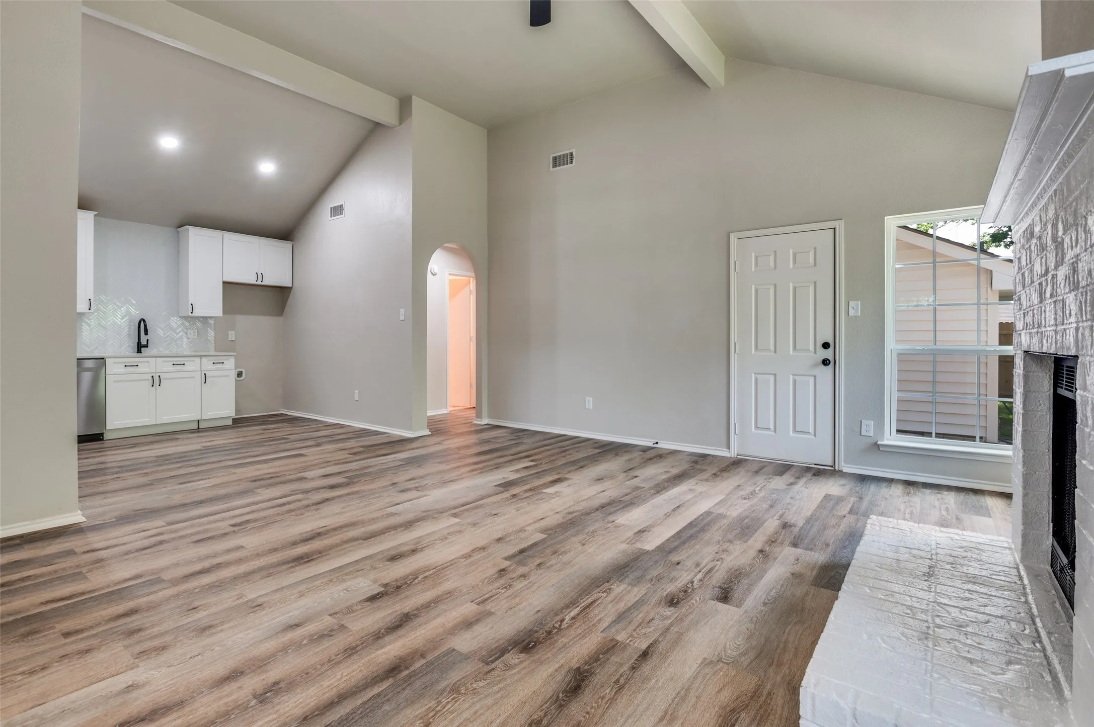Single Family Residence For Sale in Tarrant County , 7164 Fire Hill Drive, Fort Worth, Texas 76137, 3 Bedroom, 2 Bathroom, 2 Garage spaces, 1,095 Sqft, built in 1985, mls#21254254, Real Estate Agent in Fort Worth, Homes For Sale in Tarrant county, Homes For Sale in Fort Worth, Realtor in Fort Worth Texas, Real Estate Brokerage Independent Realty Texas, Luminita Cordes Realtor