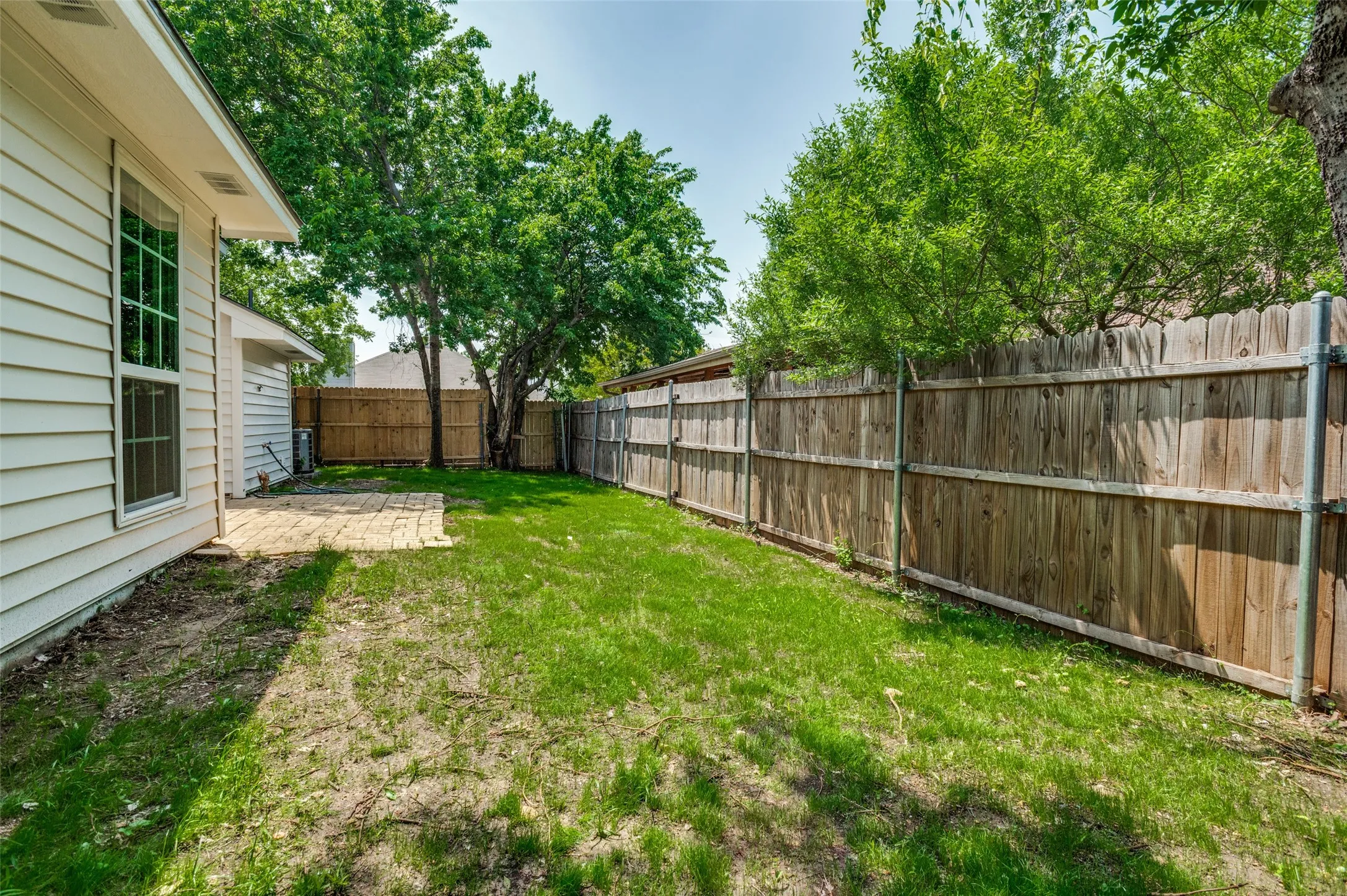 Single Family Residence For Sale in Tarrant County , 7164 Fire Hill Drive, Fort Worth, Texas 76137, 3 Bedroom, 2 Bathroom, 2 Garage spaces, 1,095 Sqft, built in 1985, mls#21254254, Real Estate Agent in Fort Worth, Homes For Sale in Tarrant county, Homes For Sale in Fort Worth, Realtor in Fort Worth Texas, Real Estate Brokerage Independent Realty Texas, Luminita Cordes Realtor