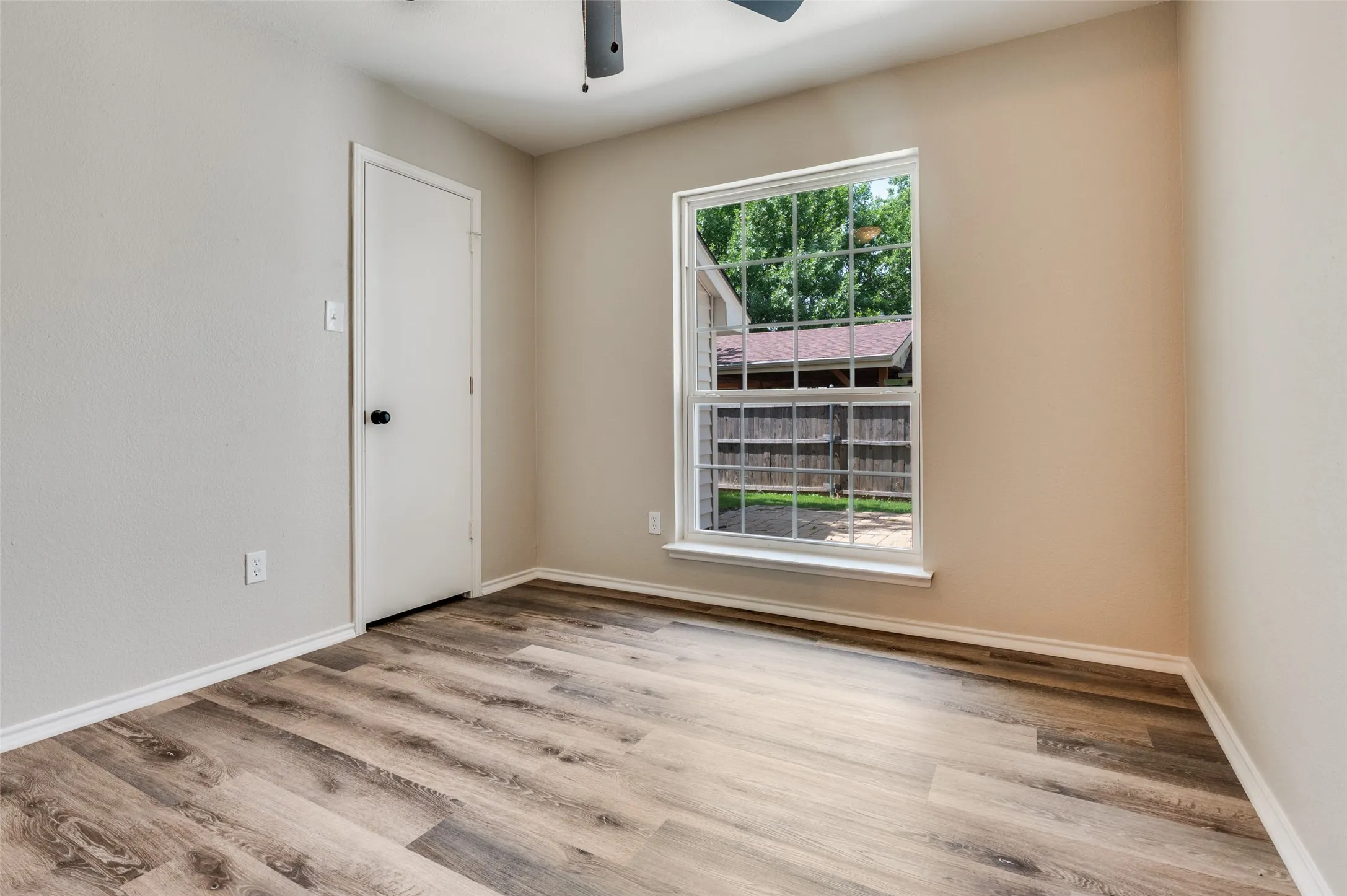 Single Family Residence For Sale in Tarrant County , 7164 Fire Hill Drive, Fort Worth, Texas 76137, 3 Bedroom, 2 Bathroom, 2 Garage spaces, 1,095 Sqft, built in 1985, mls#21254254, Real Estate Agent in Fort Worth, Homes For Sale in Tarrant county, Homes For Sale in Fort Worth, Realtor in Fort Worth Texas, Real Estate Brokerage Independent Realty Texas, Luminita Cordes Realtor