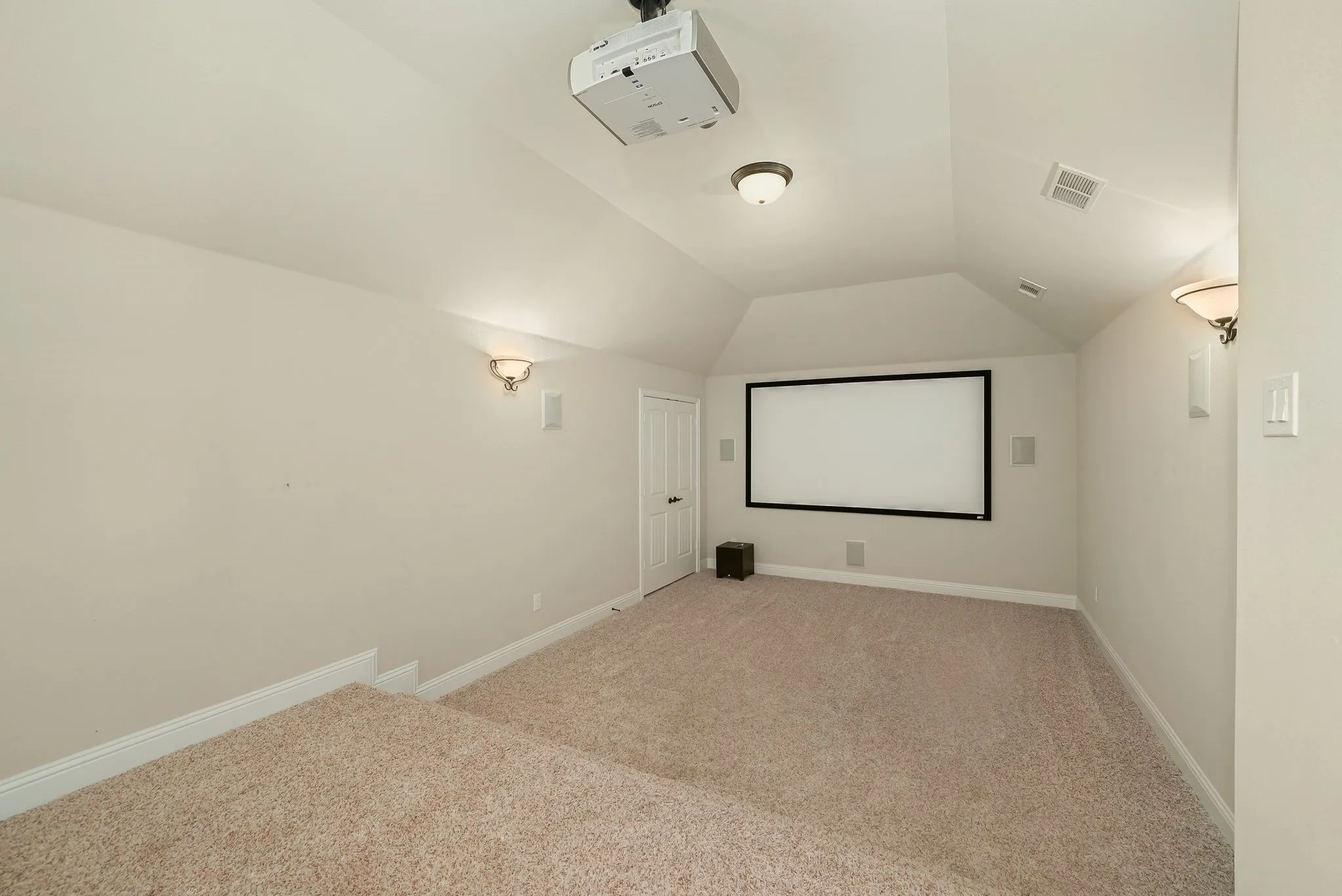 Single Family Residence For Sale in Collin County , 12533 Tyler Drive, Frisco, Texas 75035, 5 Bedroom, 4 Bathroom, 2 Garage spaces, 4,231 Sqft, built in 2013, Preowned, mls#21252228, Real Estate Agent in Frisco, Homes For Sale in Collin county, Homes For Sale in Frisco, Realtor in Frisco Texas, Real Estate Brokerage Independent Realty Texas, Luminita Cordes Realtor