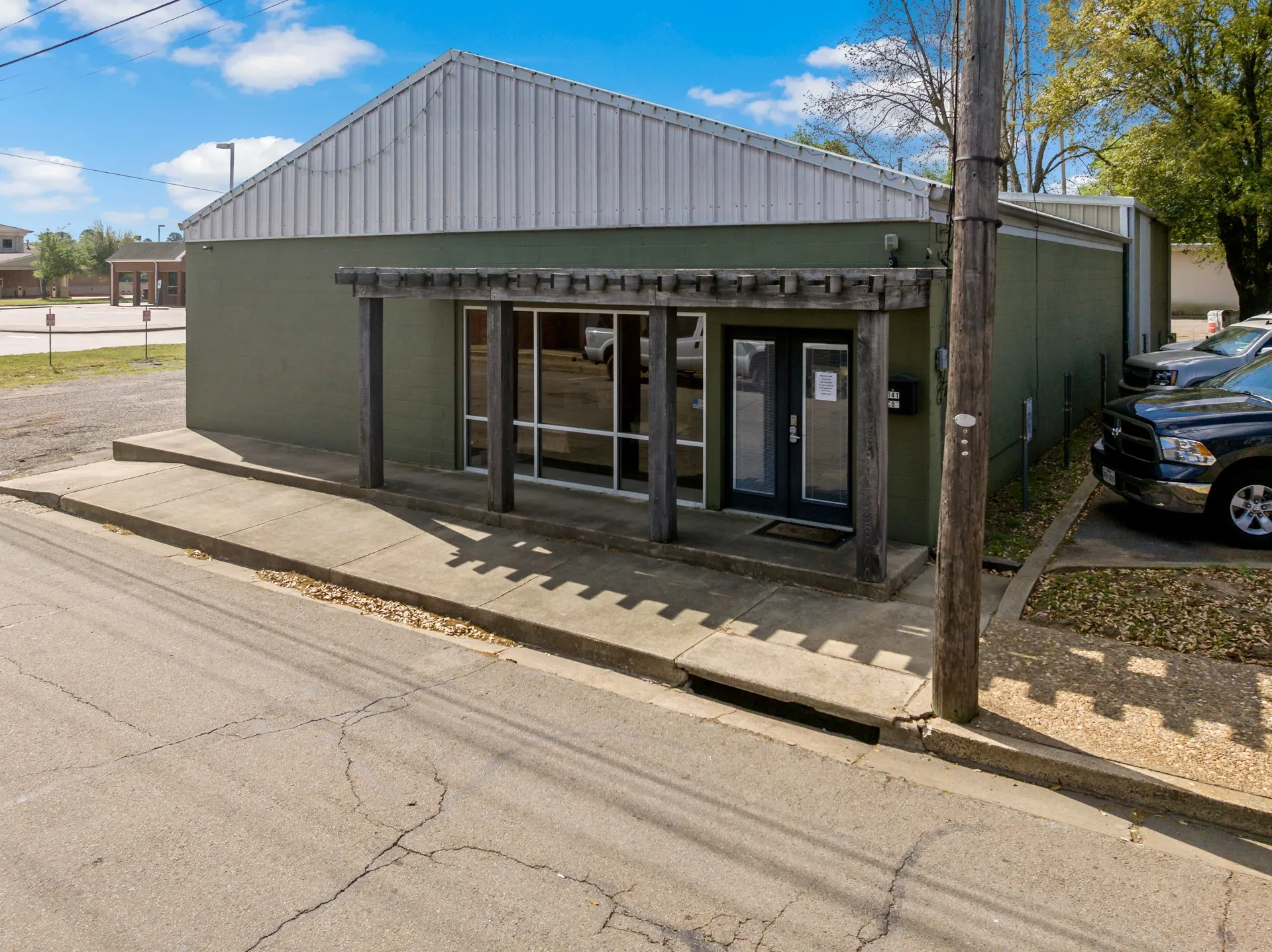 Warehouse For Sale in Camp County , 141 E Marshall, Pittsburg, Texas 75686, 0, 0, Garage spaces, 0 Sqft, built in 0, Preowned, mls#21254861, Real Estate Agent in Pittsburg, Homes For Sale in Camp county, Homes For Sale in Pittsburg, Realtor in Pittsburg Texas, Real Estate Brokerage Independent Realty Texas, Luminita Cordes Realtor