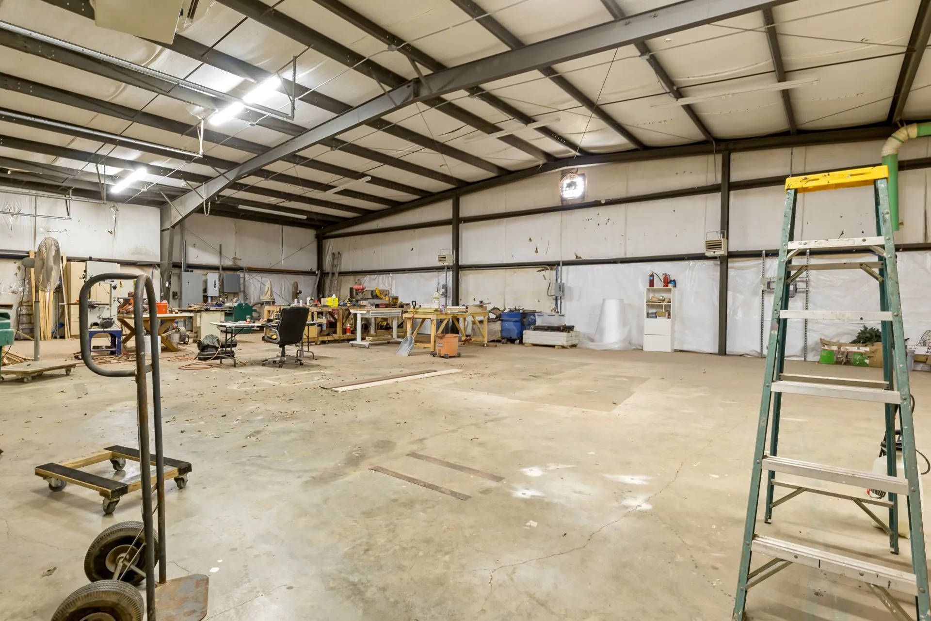 Warehouse For Sale in Camp County , 141 E Marshall, Pittsburg, Texas 75686, 0, 0, Garage spaces, 0 Sqft, built in 0, Preowned, mls#21254861, Real Estate Agent in Pittsburg, Homes For Sale in Camp county, Homes For Sale in Pittsburg, Realtor in Pittsburg Texas, Real Estate Brokerage Independent Realty Texas, Luminita Cordes Realtor