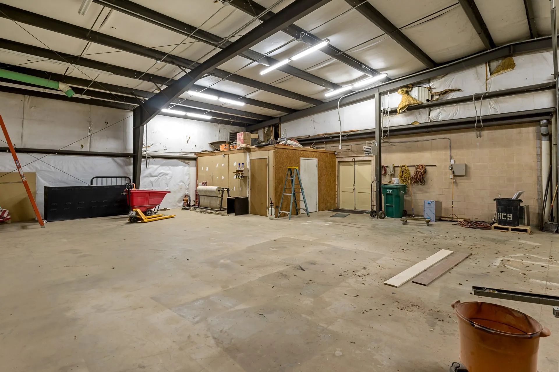 Warehouse For Sale in Camp County , 141 E Marshall, Pittsburg, Texas 75686, 0, 0, Garage spaces, 0 Sqft, built in 0, Preowned, mls#21254861, Real Estate Agent in Pittsburg, Homes For Sale in Camp county, Homes For Sale in Pittsburg, Realtor in Pittsburg Texas, Real Estate Brokerage Independent Realty Texas, Luminita Cordes Realtor