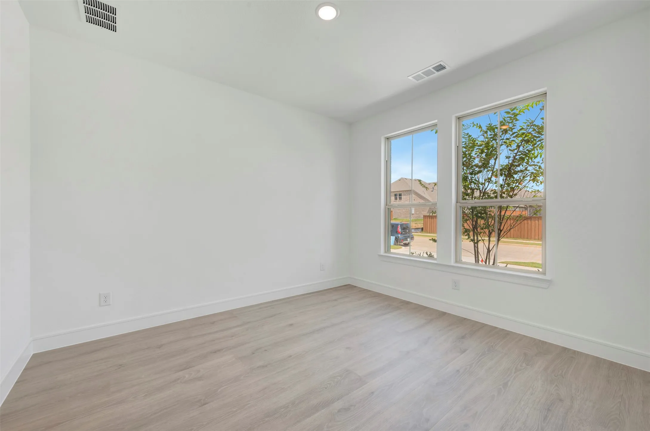 Single Family Residence For Sale in Tarrant County , 3008 Sandy Springs Drive, Arlington, Texas 76017, 5 Bedroom, 5 Bathroom, 3 Garage spaces, 3,796 Sqft, built in 2026, New Construction - Incomplete, mls#21254917, Real Estate Agent in Arlington, Homes For Sale in Tarrant county, Homes For Sale in Arlington, Realtor in Arlington Texas, Real Estate Brokerage Independent Realty Texas, Luminita Cordes Realtor
