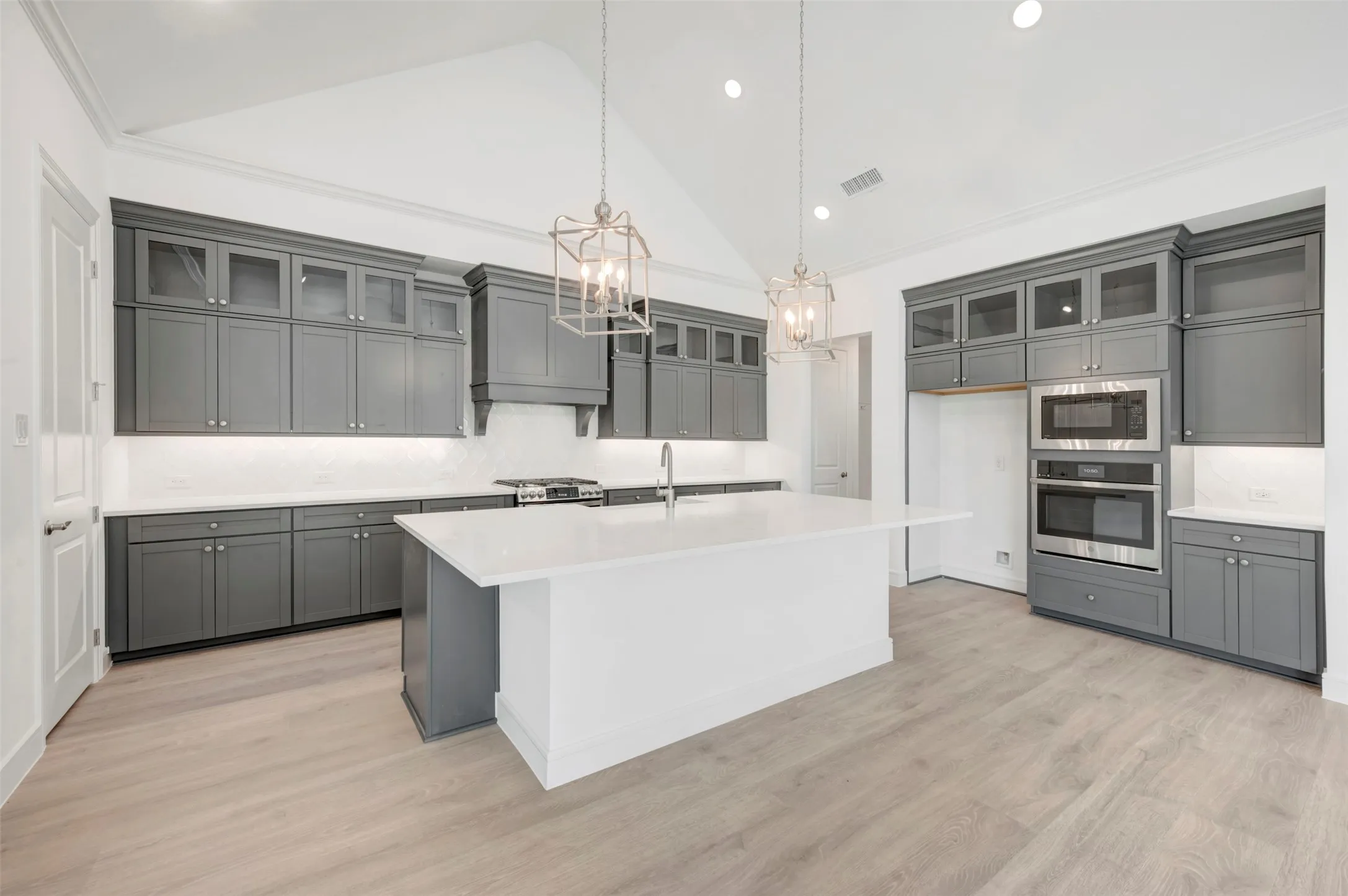 Single Family Residence For Sale in Tarrant County , 3008 Sandy Springs Drive, Arlington, Texas 76017, 5 Bedroom, 5 Bathroom, 3 Garage spaces, 3,796 Sqft, built in 2026, New Construction - Incomplete, mls#21254917, Real Estate Agent in Arlington, Homes For Sale in Tarrant county, Homes For Sale in Arlington, Realtor in Arlington Texas, Real Estate Brokerage Independent Realty Texas, Luminita Cordes Realtor